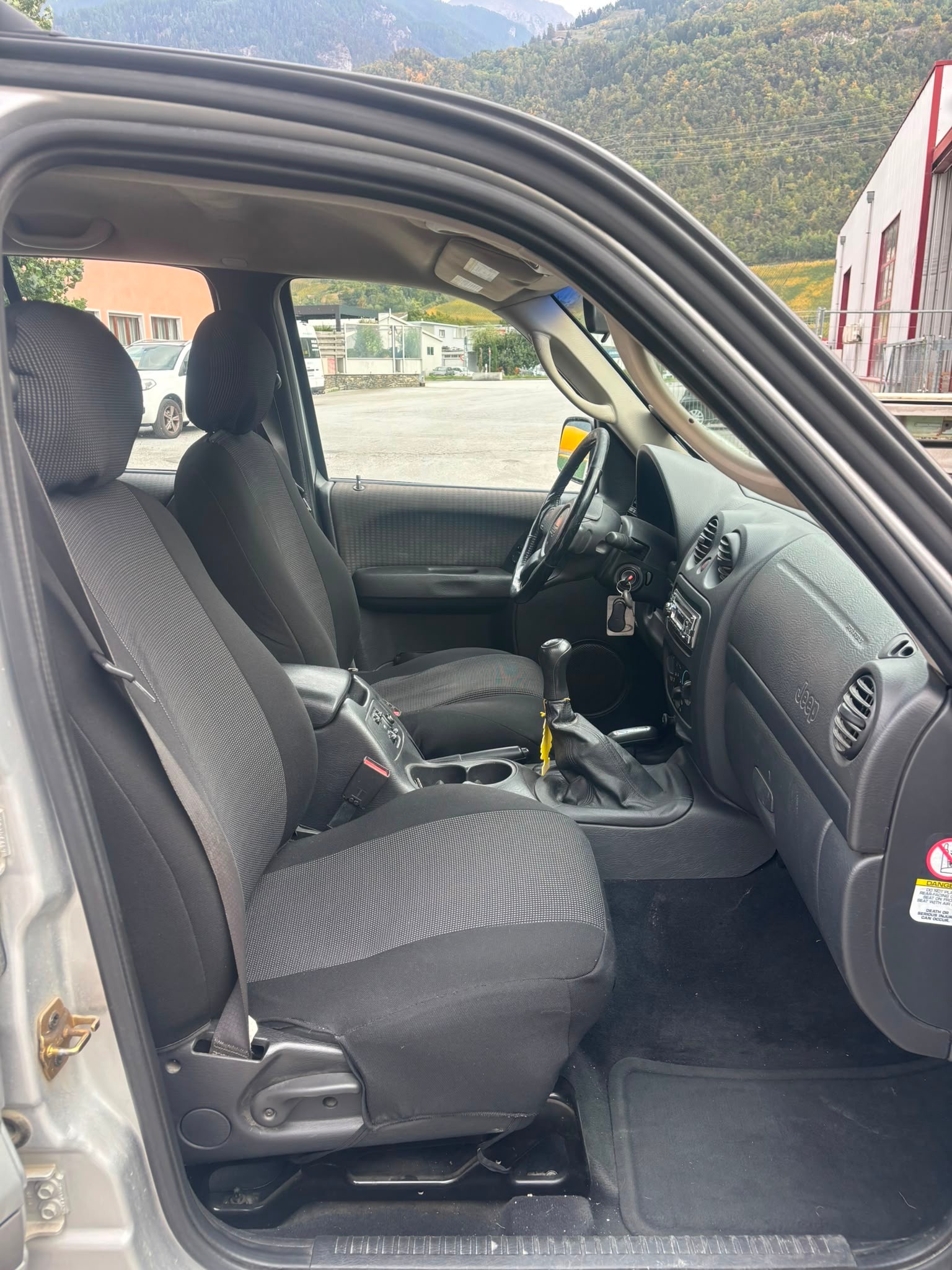 JEEP Cherokee 2.5 CRD Sport-image-6