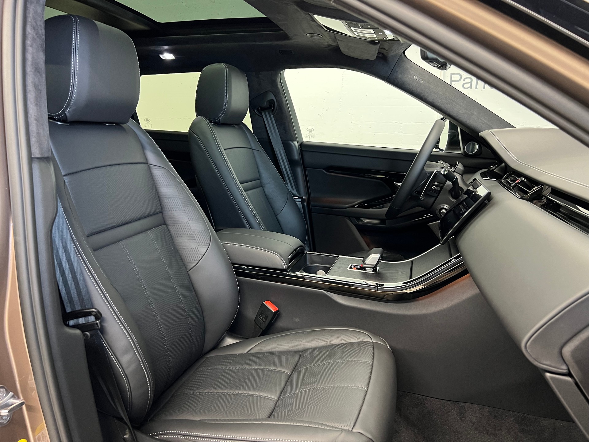 LAND ROVER Range Rover Evoque 1.5 T 270e Autobiography-image-5