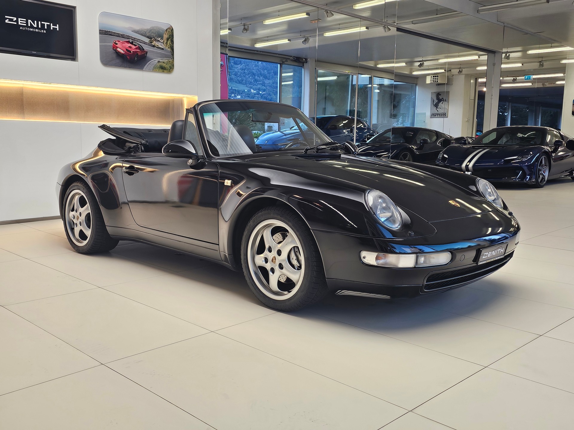 PORSCHE 911 Carrera 4 Cabrio-image-2