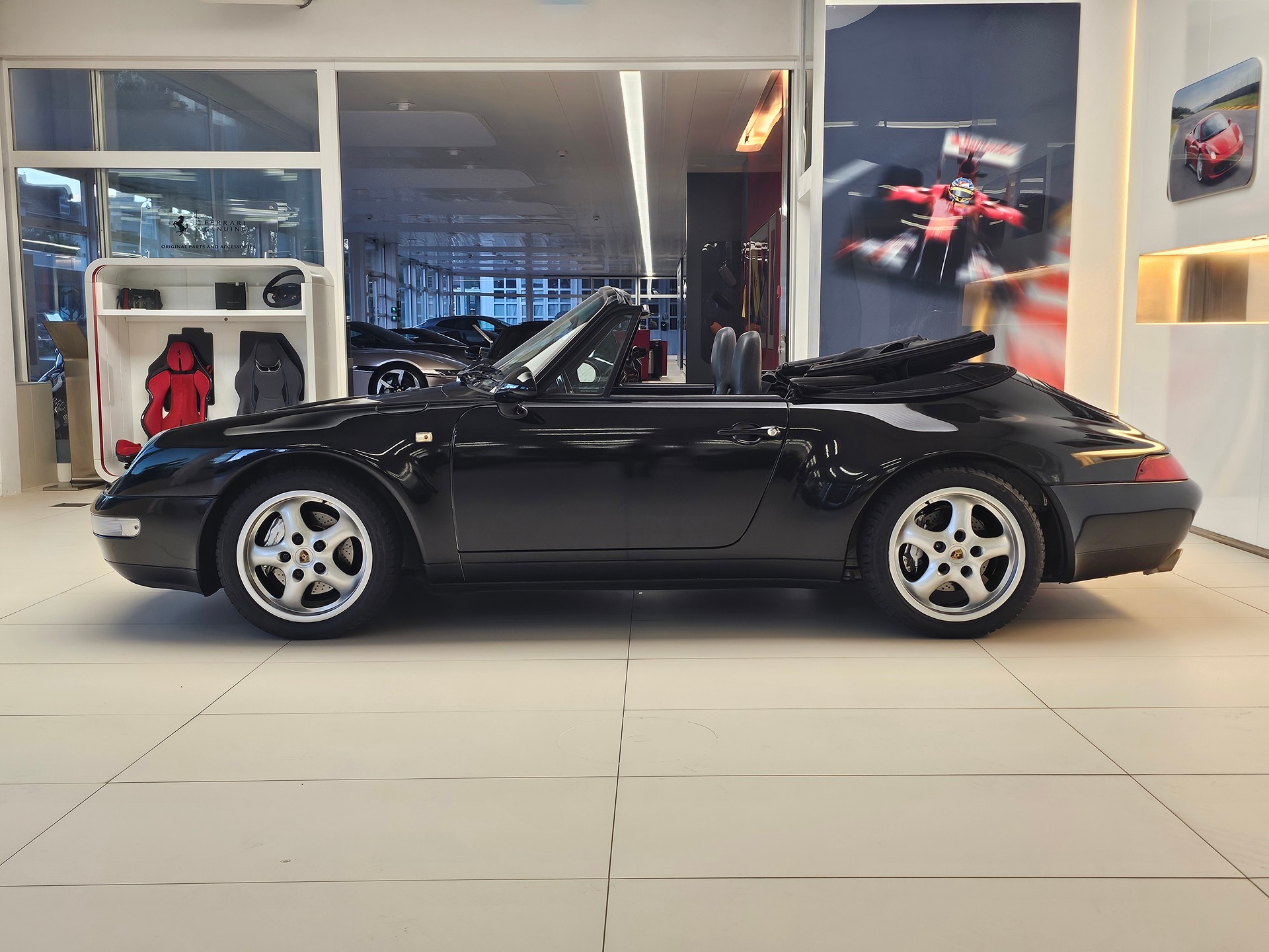 PORSCHE 911 Carrera 4 Cabrio-image-7