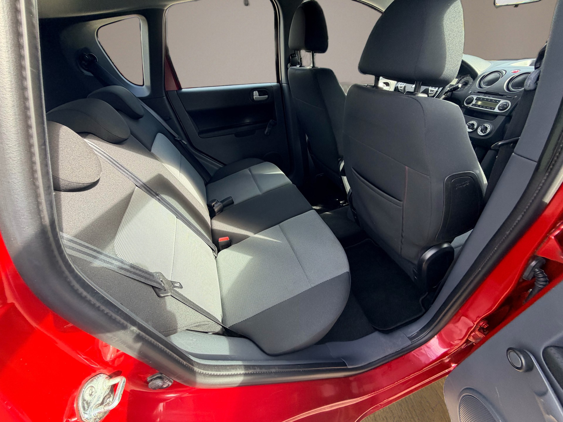 MITSUBISHI Colt 1.3 16V Intense Allshift-image-10