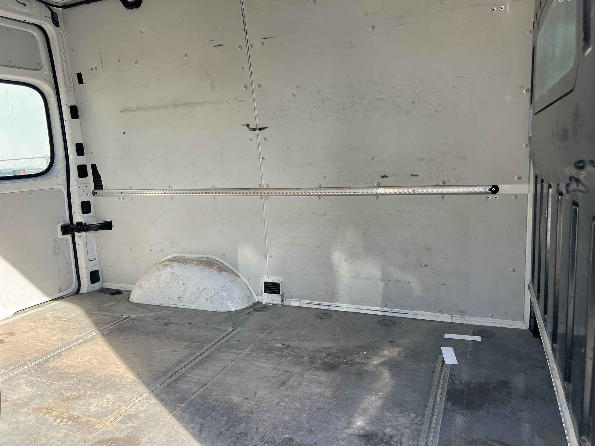HYUNDAI H350 2.5 CRDi Amplia L1-image-7