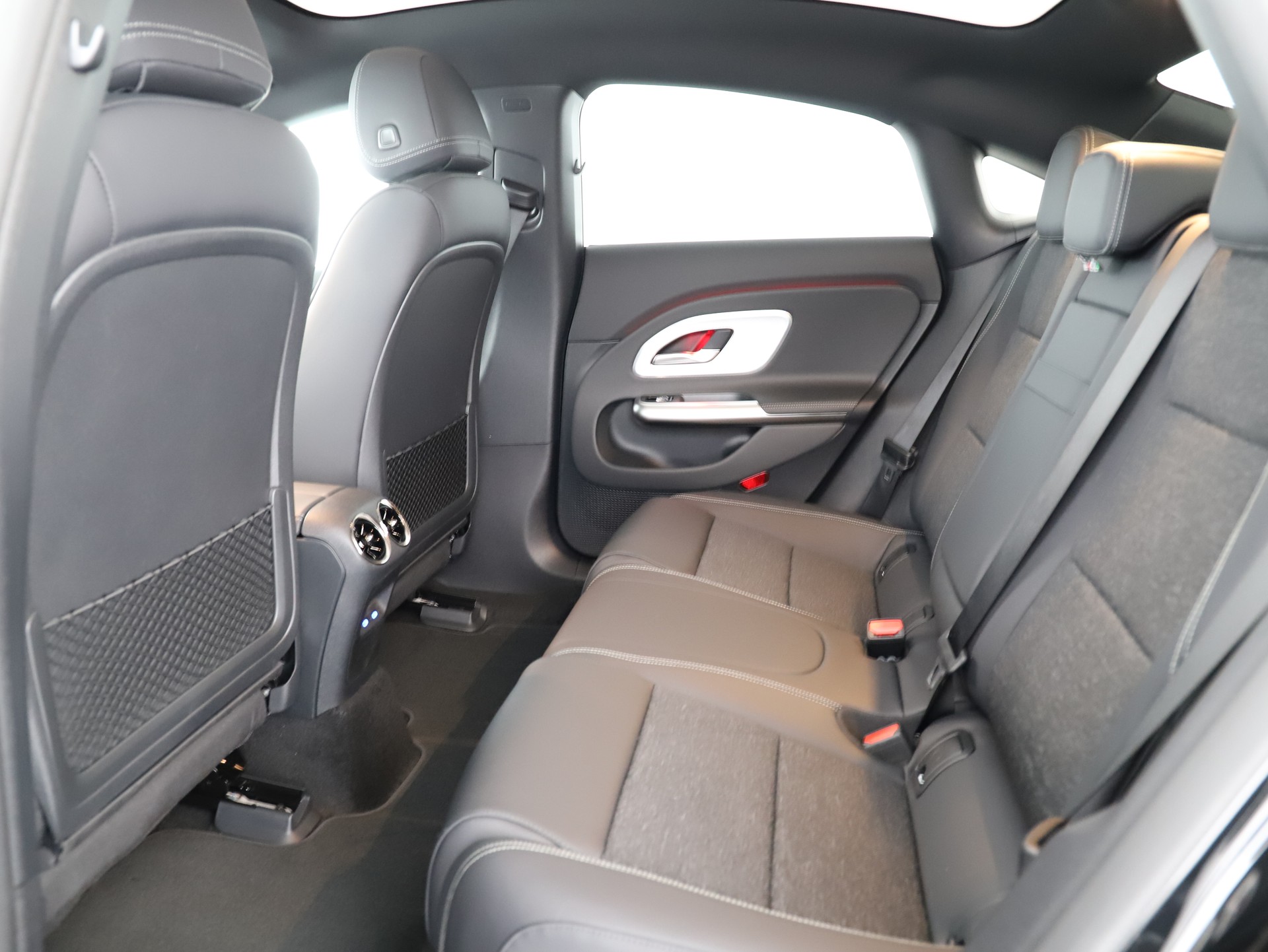 MERCEDES-BENZ CLA 250+ 85 kWh EQ-image-9