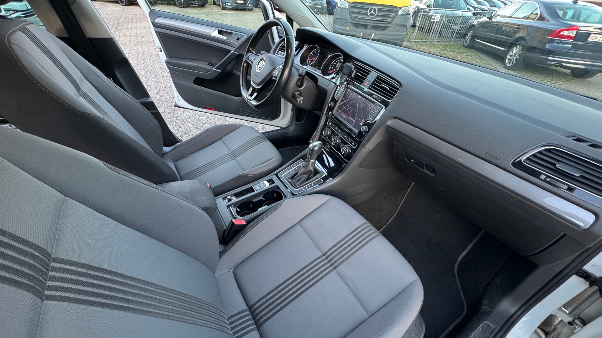 VW Golf Variant 1.4 TSI Allstar DSG-image-7