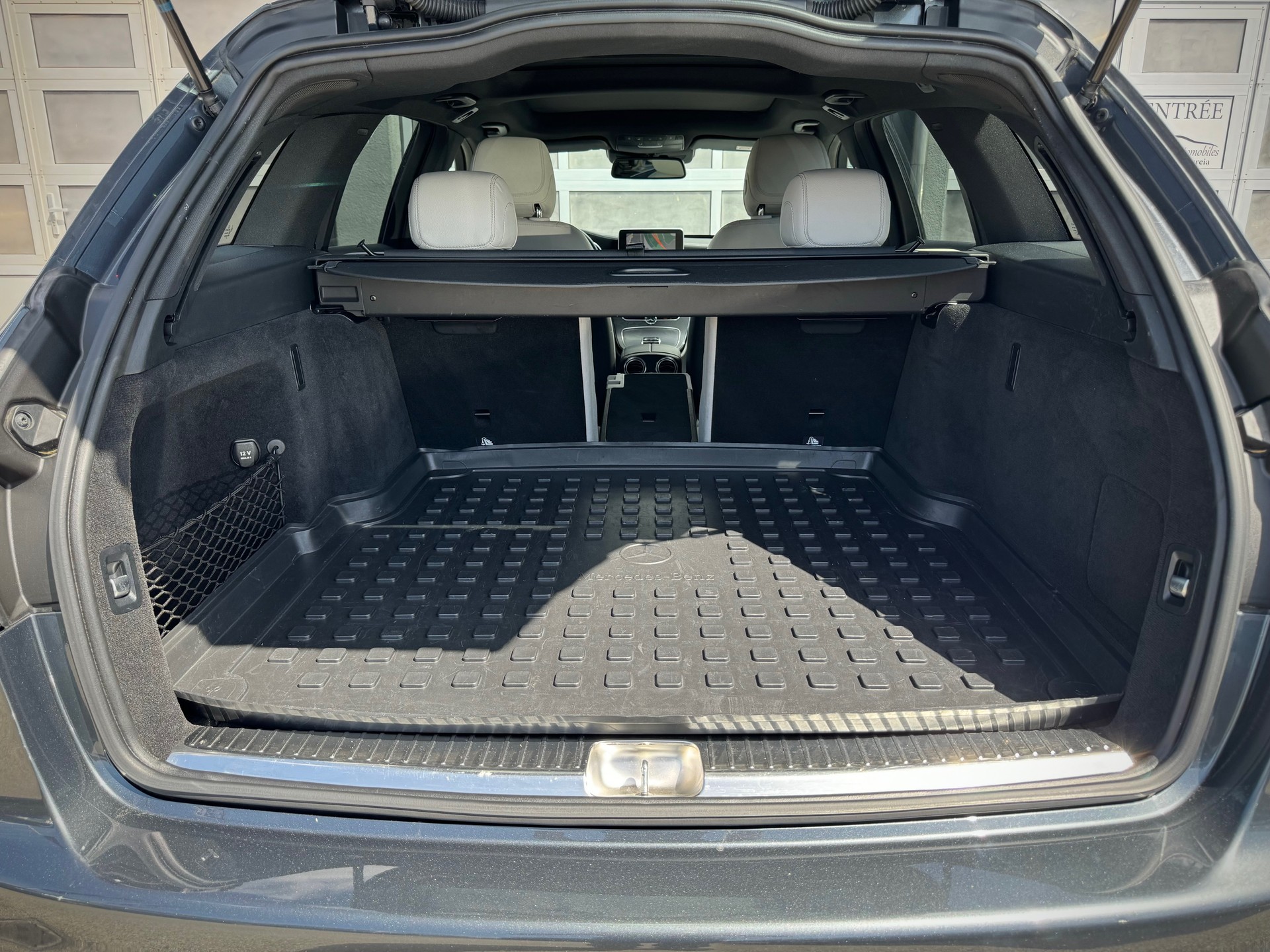 MERCEDES-BENZ C 400 AMG Line 4Matic 7G-Tronic - Véhicule Suisse (CH)-image-15
