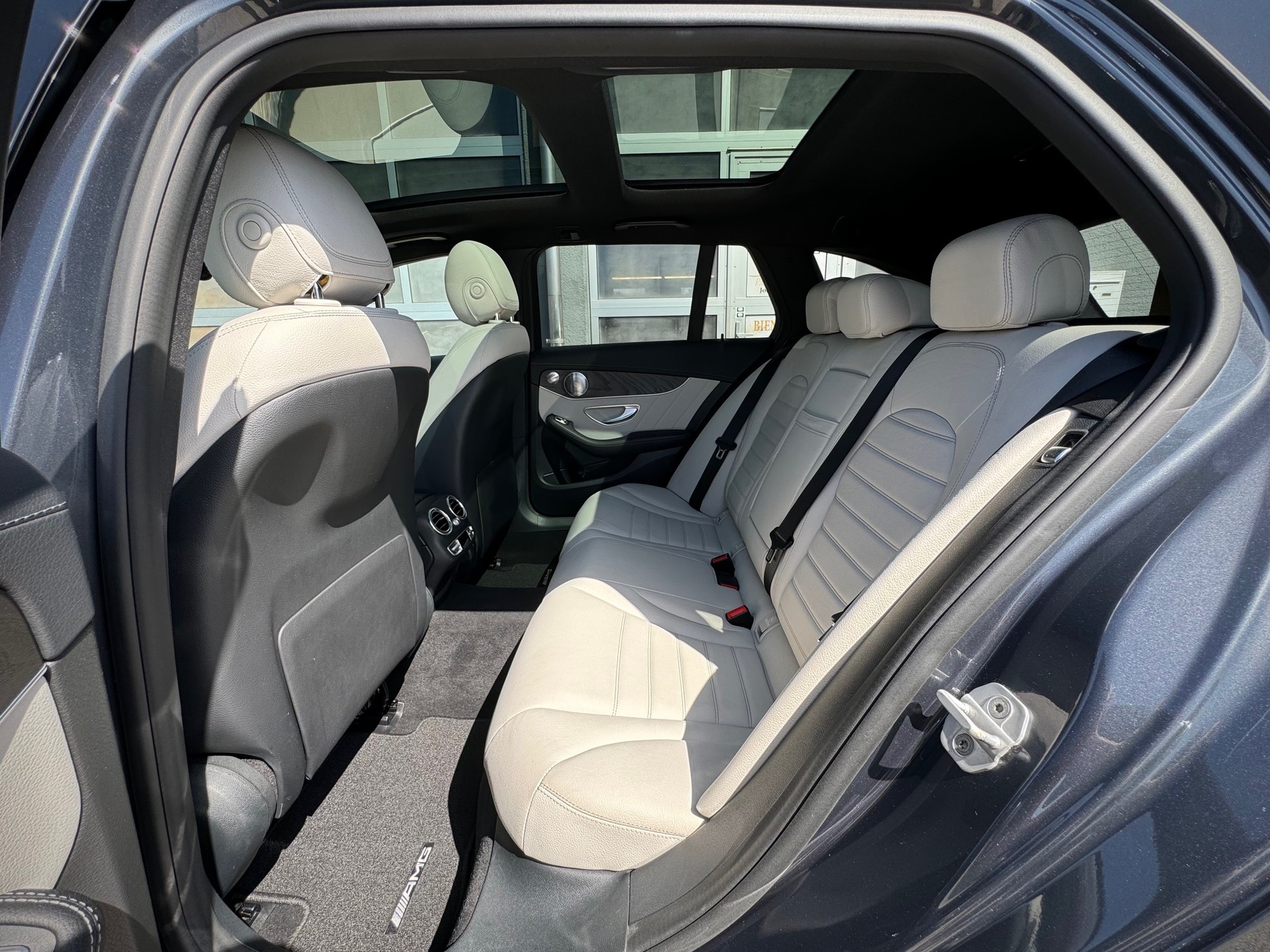 MERCEDES-BENZ C 400 AMG Line 4Matic 7G-Tronic - Véhicule Suisse (CH)-image-10