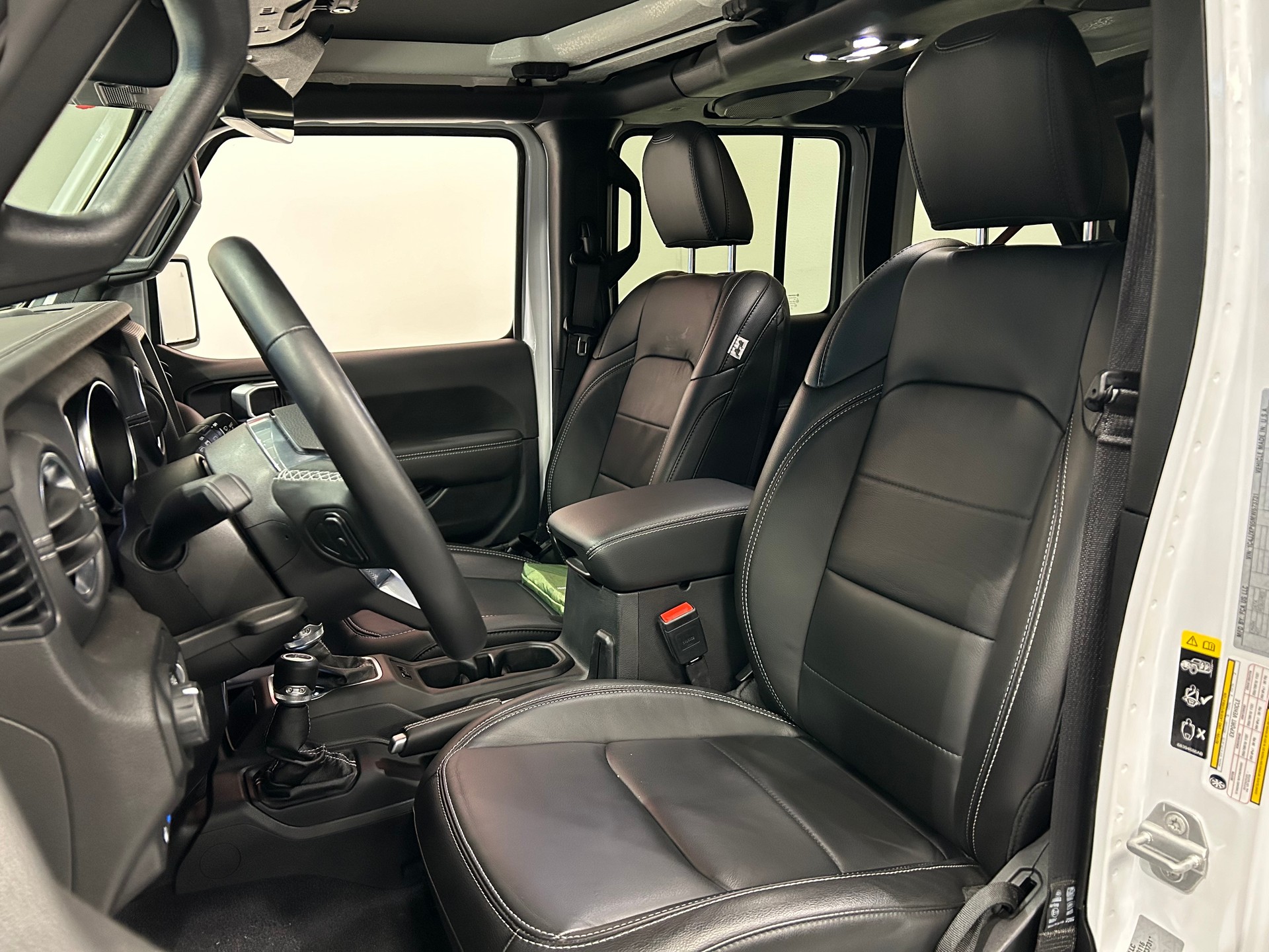 JEEP Wrangler 2.0 PHEV Unlimited Overland Automatic-image-17