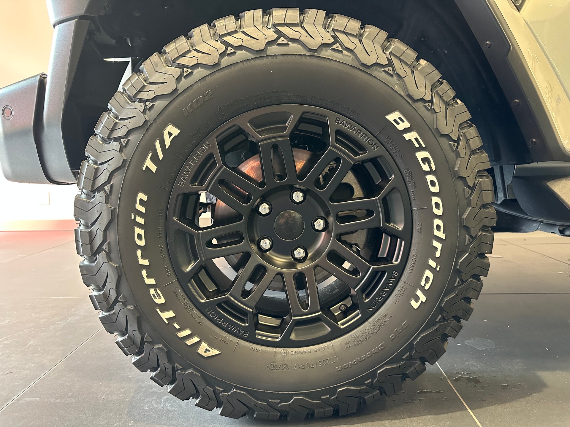 JEEP Wrangler 2.0 PHEV Unlimited Overland Automatic-image-8