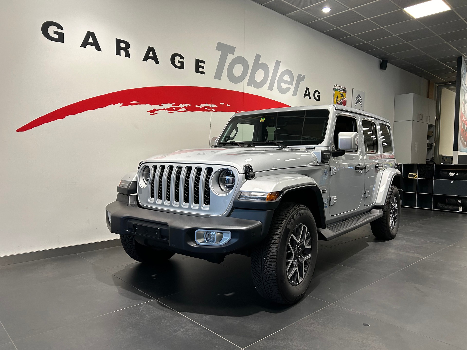 JEEP Wrangler 2.0 PHEV Unlimited Overland Automatic-image-12