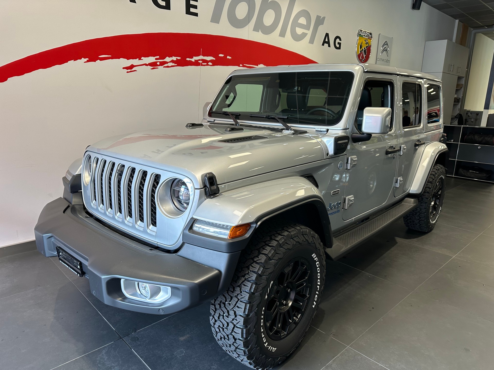 JEEP Wrangler 2.0 PHEV Unlimited Overland Automatic-image-3