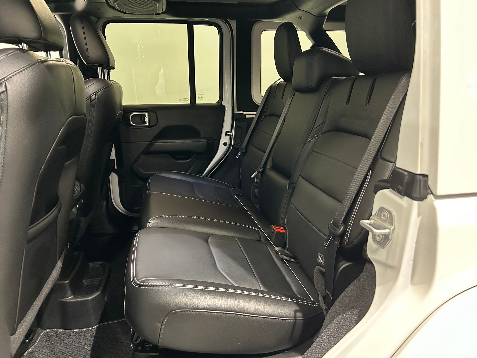 JEEP Wrangler 2.0 PHEV Unlimited Overland Automatic-image-18
