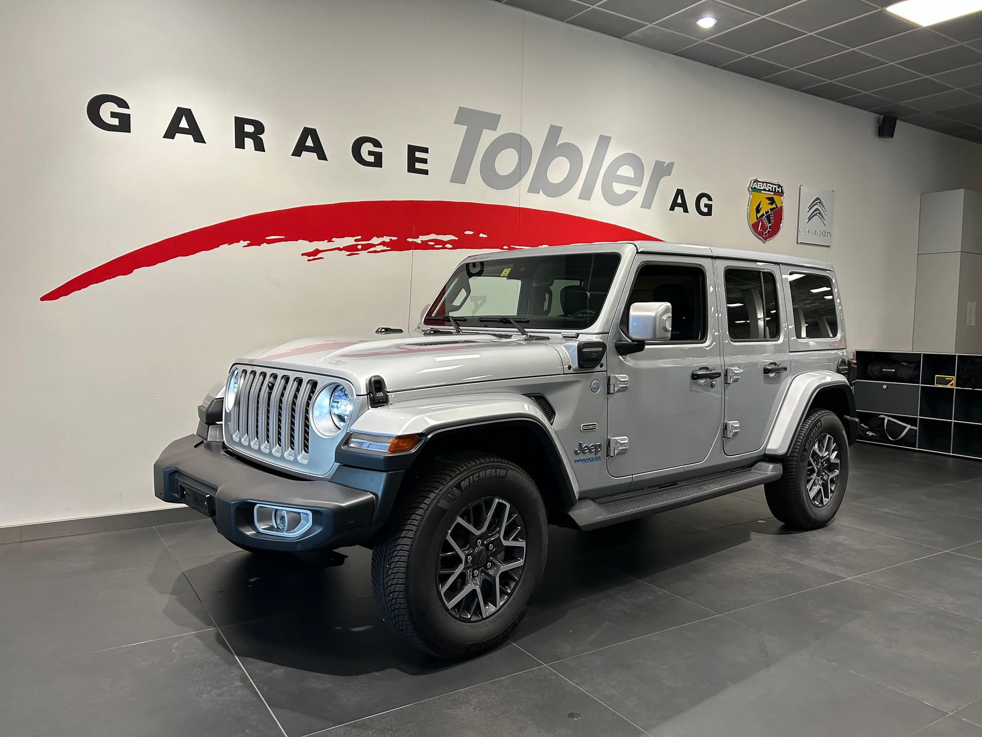 JEEP Wrangler 2.0 PHEV Unlimited Overland Automatic-image-9