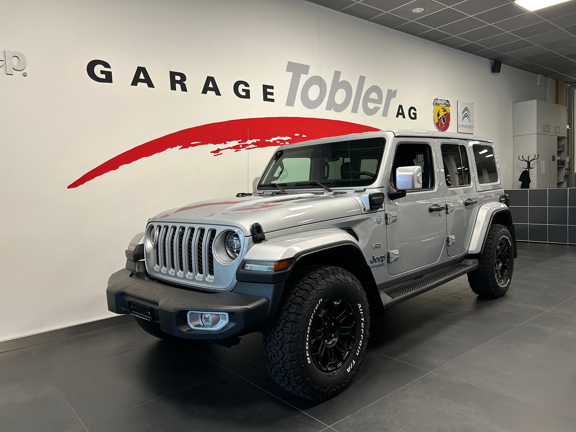 JEEP Wrangler 2.0 PHEV Unlimited Overland Automatic-image-2