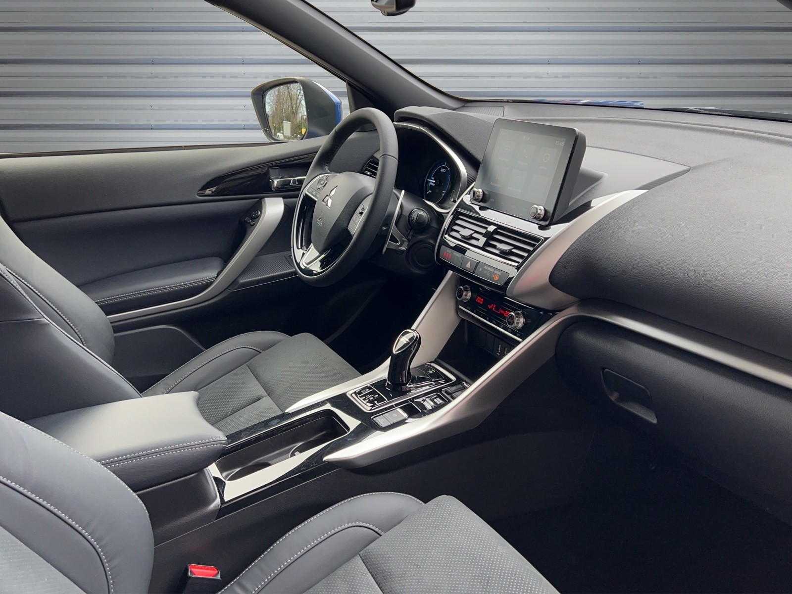 MITSUBISHI Eclipse Cross 2.4 PHEV Invite 4WD-image-15