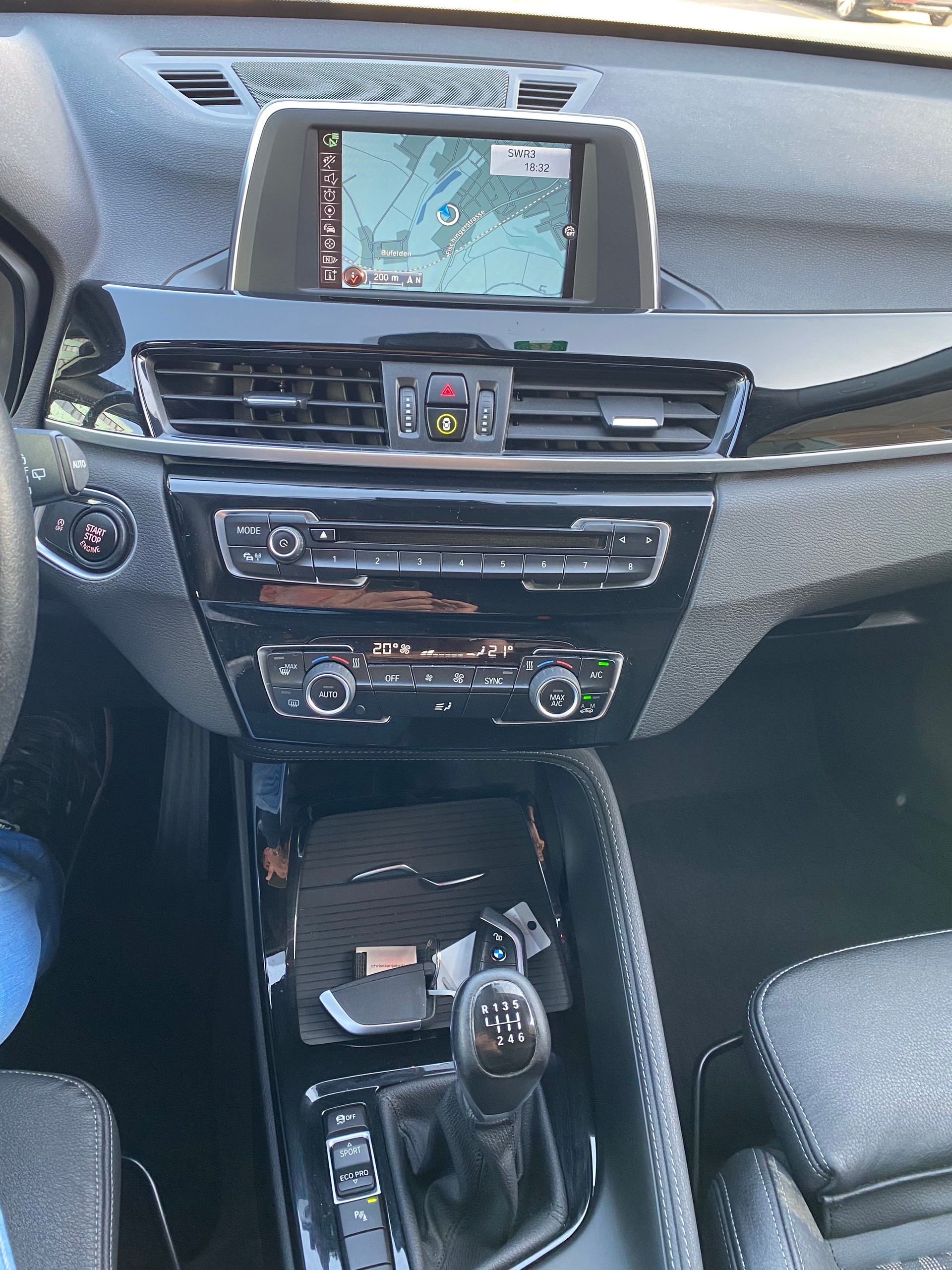 BMW X1 sDrive 18d-image-5