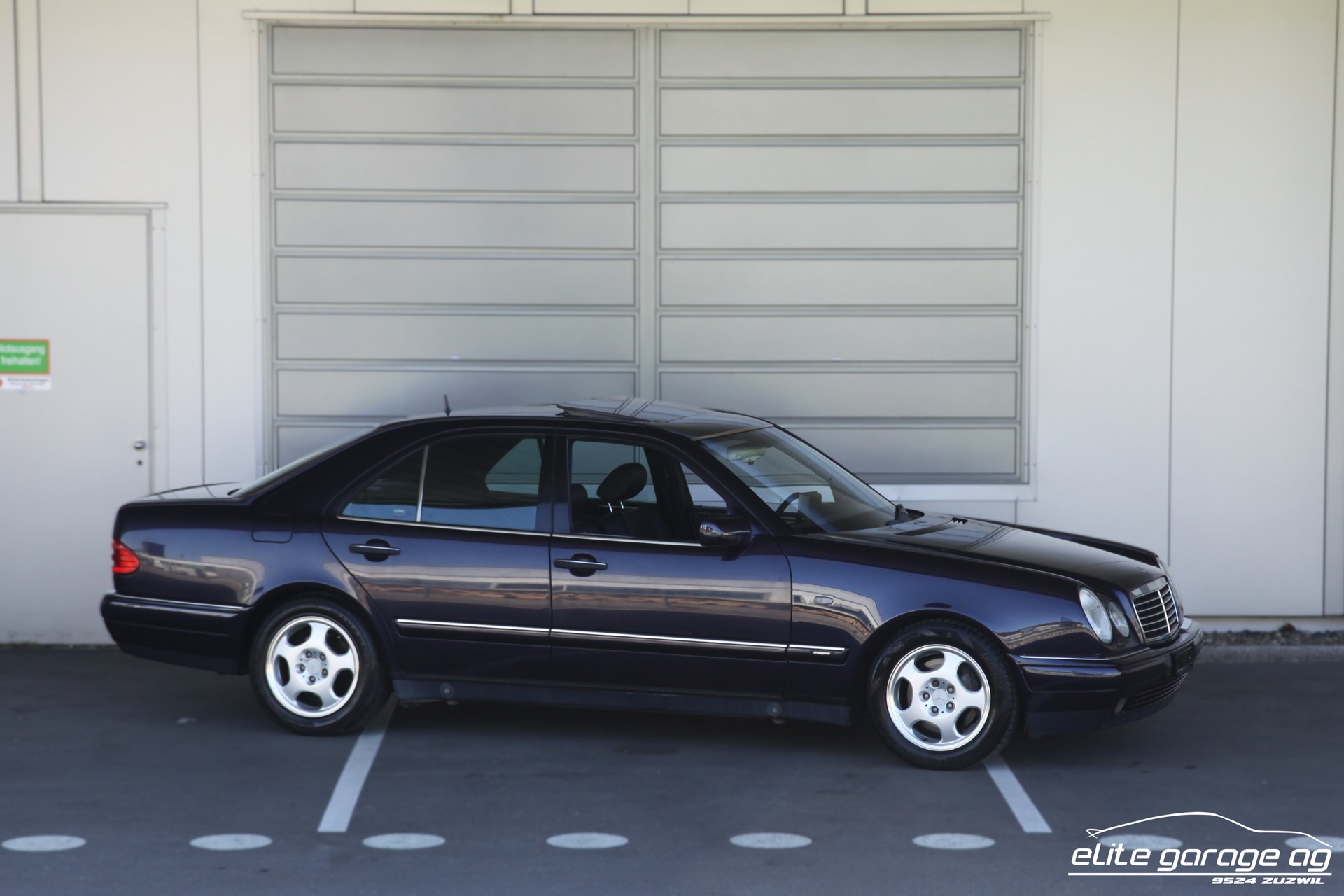 MERCEDES-BENZ E 420 Avantgarde Automatic-image-6