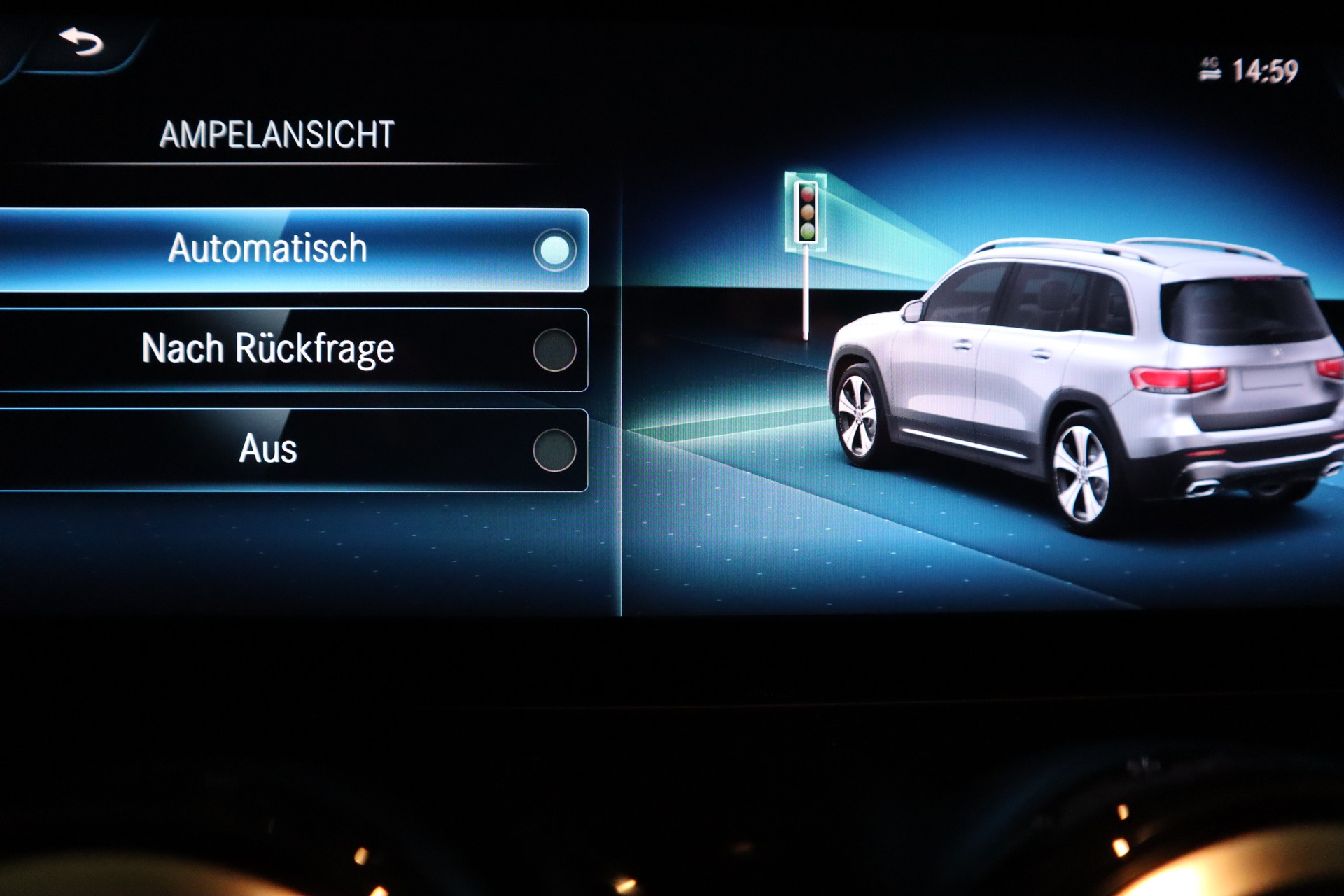 MERCEDES-BENZ GLB 250 4Matic AMG Line 8G-Tronic-image-14