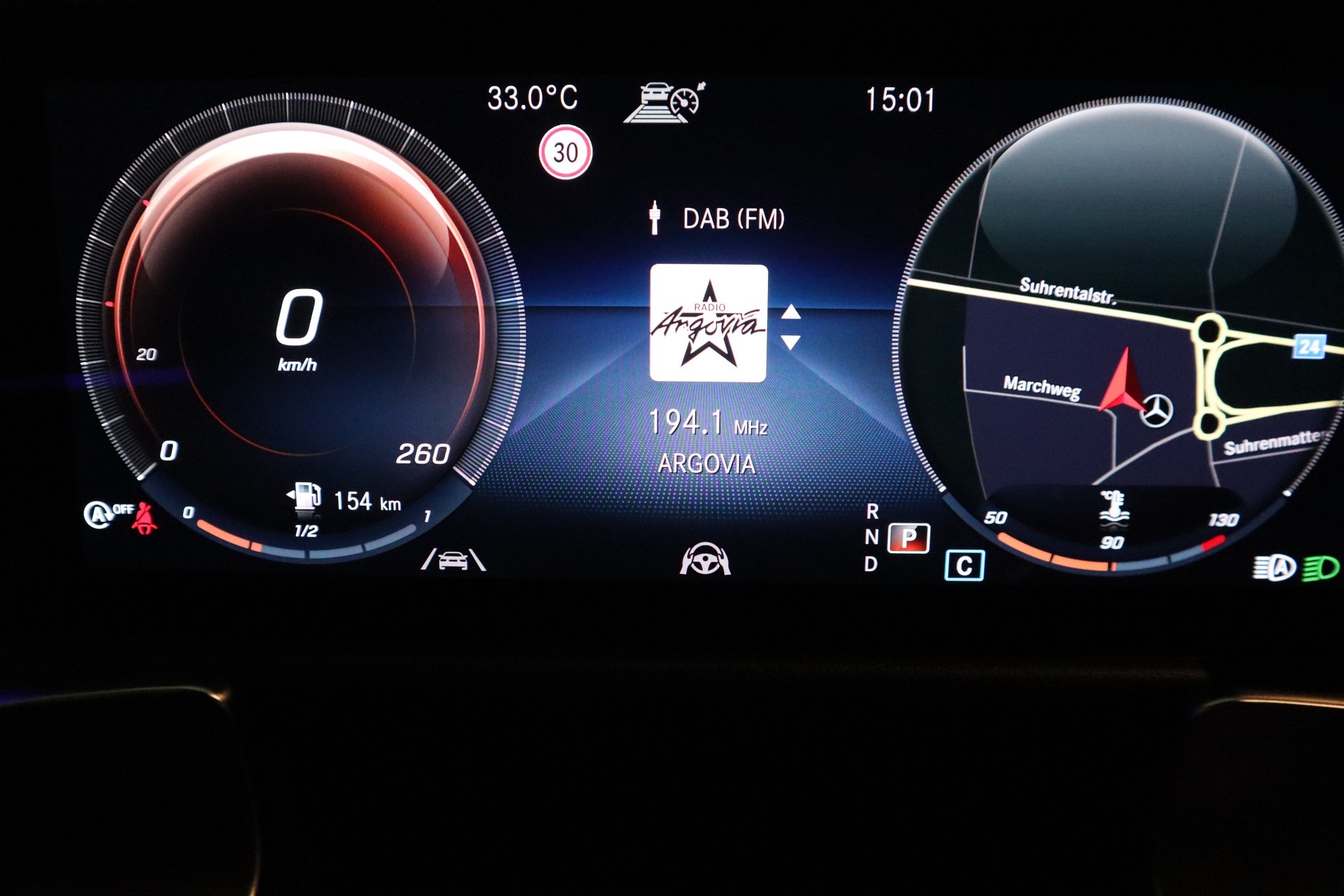 MERCEDES-BENZ GLB 250 4Matic AMG Line 8G-Tronic-image-26