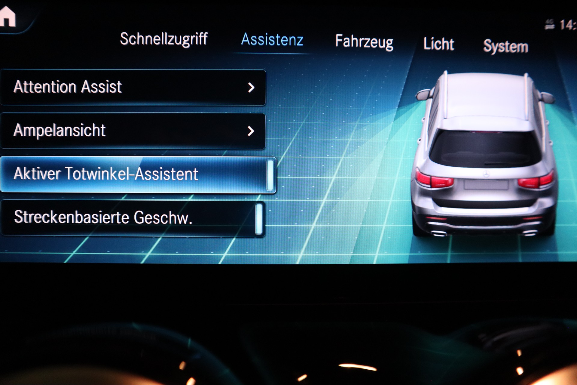 MERCEDES-BENZ GLB 250 4Matic AMG Line 8G-Tronic-image-15