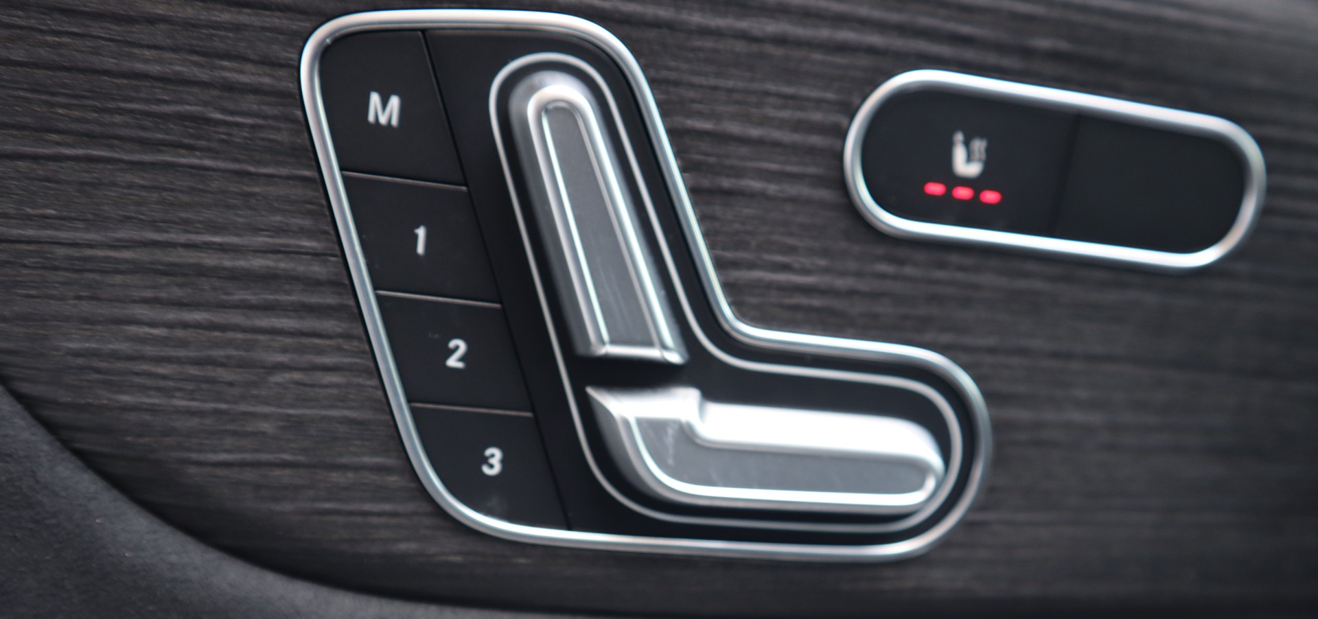 MERCEDES-BENZ GLB 250 4Matic AMG Line 8G-Tronic-image-7