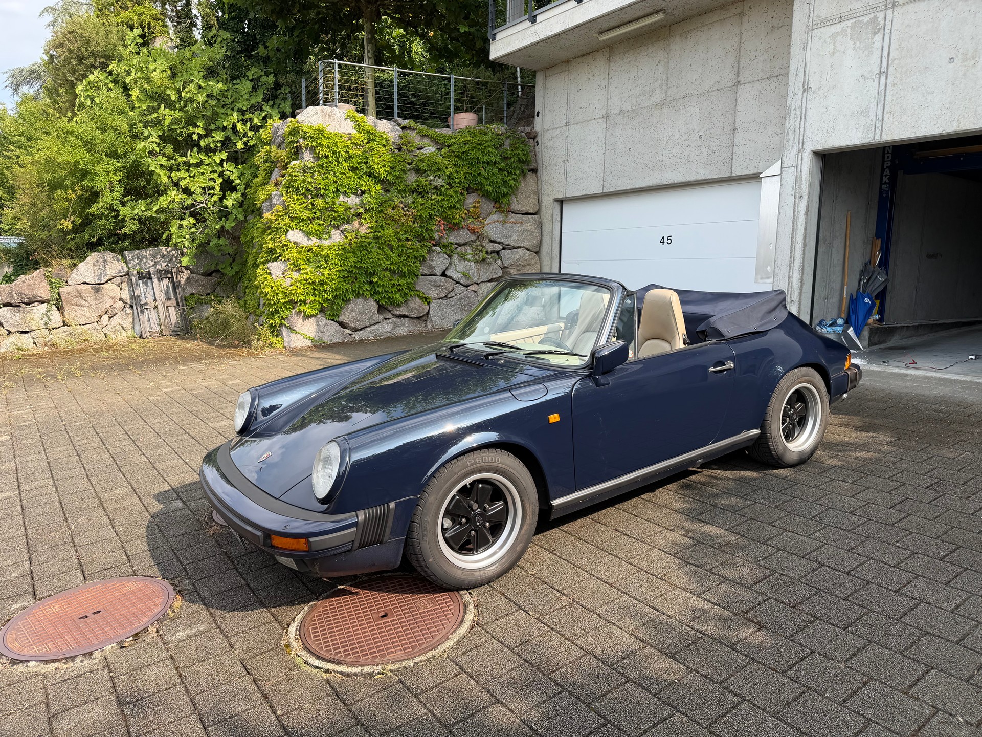 PORSCHE 911 Carrera (G-Modell)-image-1