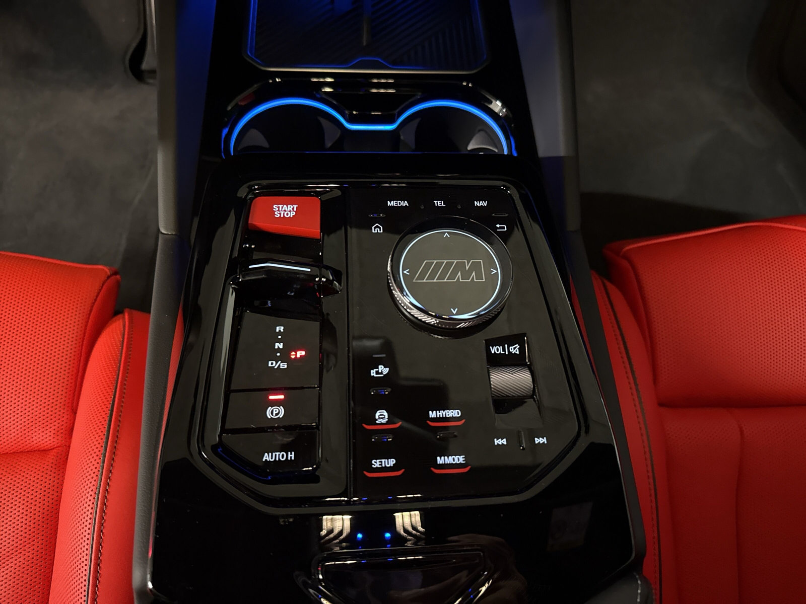 BMW M5 xDrive Touring-image-12