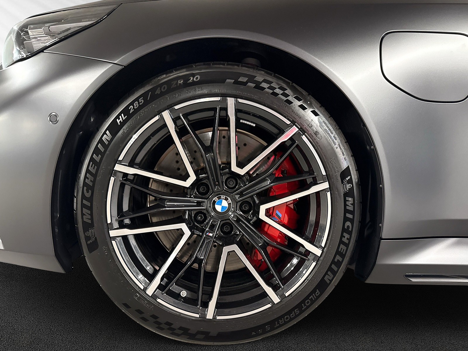 BMW M5 xDrive Touring-image-8