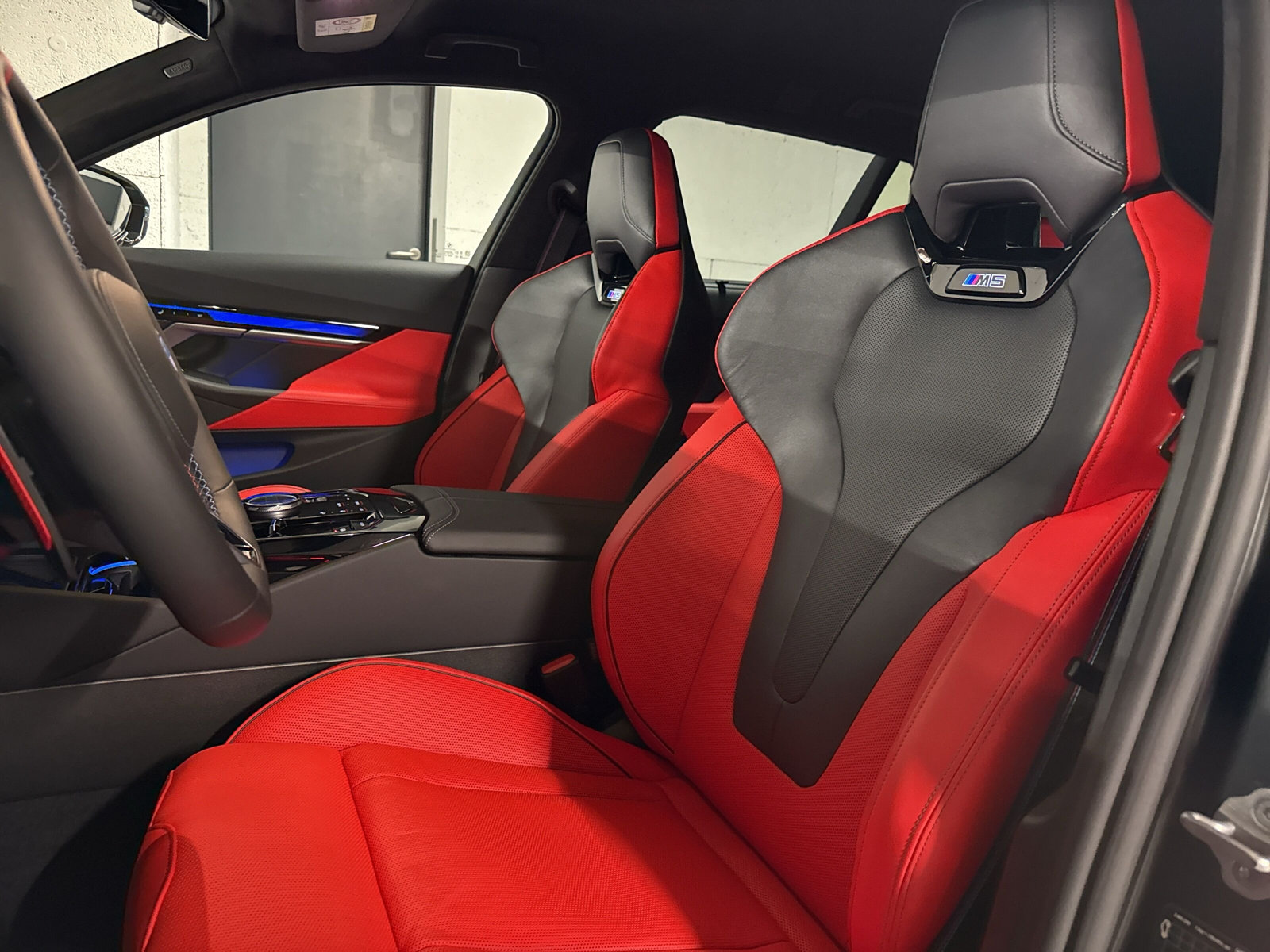 BMW M5 xDrive Touring-image-9