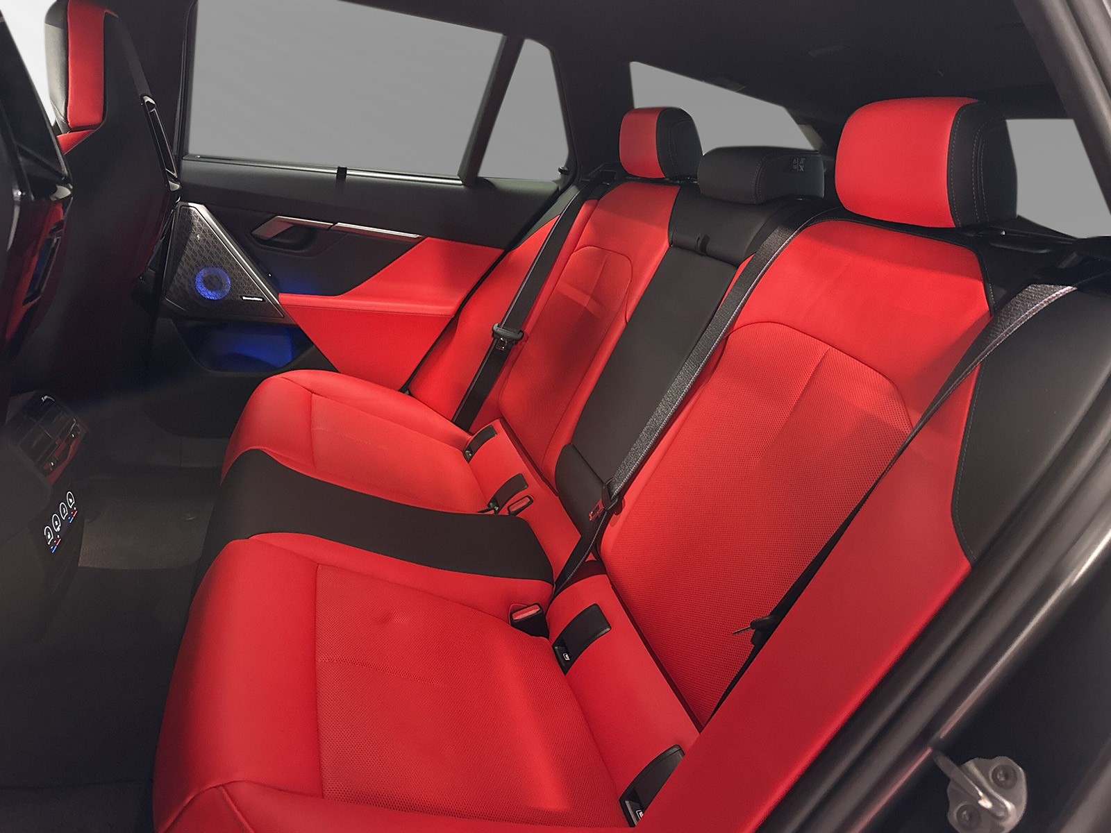 BMW M5 xDrive Touring-image-6