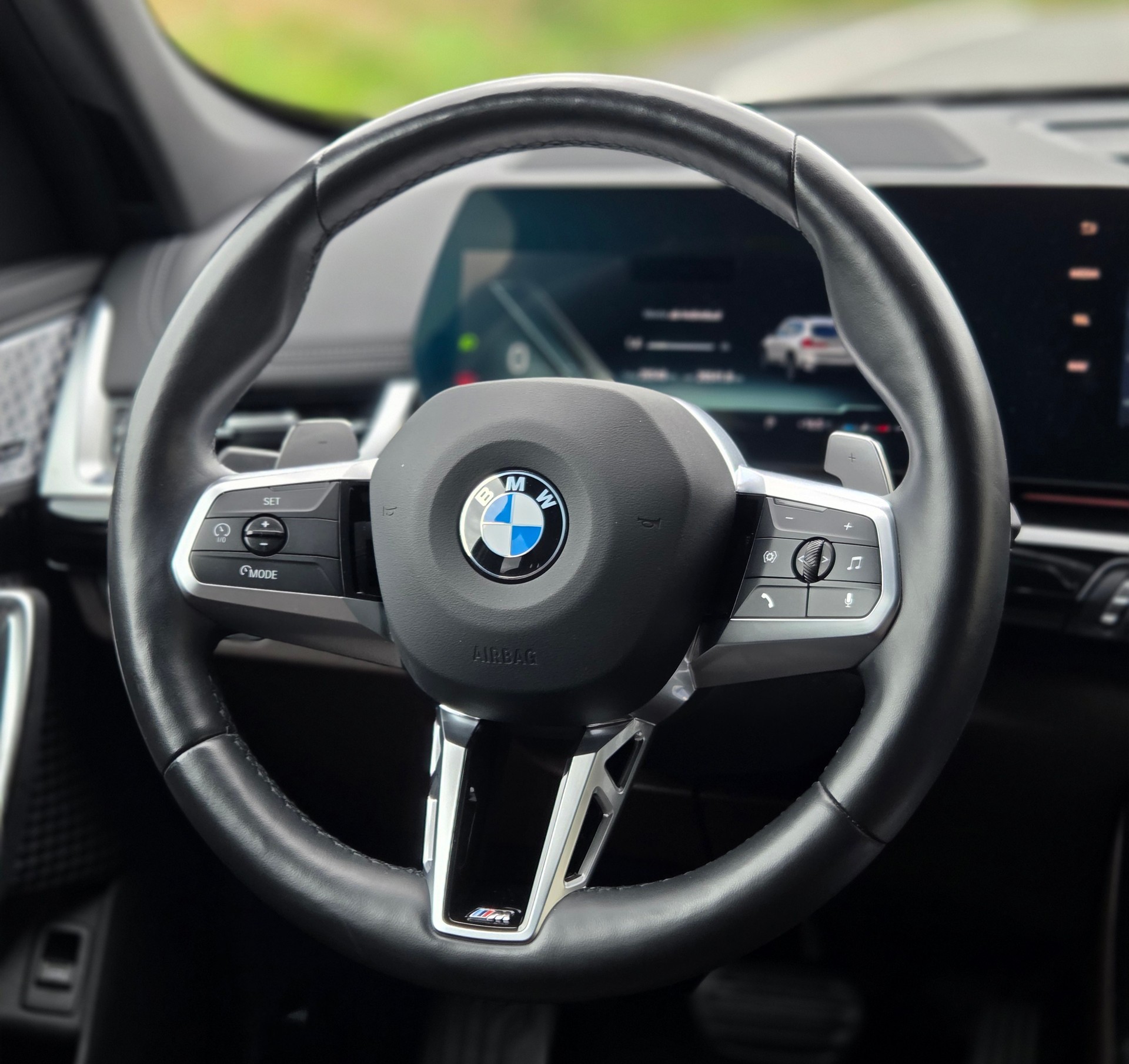 BMW X1 xDrive 23i 48V-image-6
