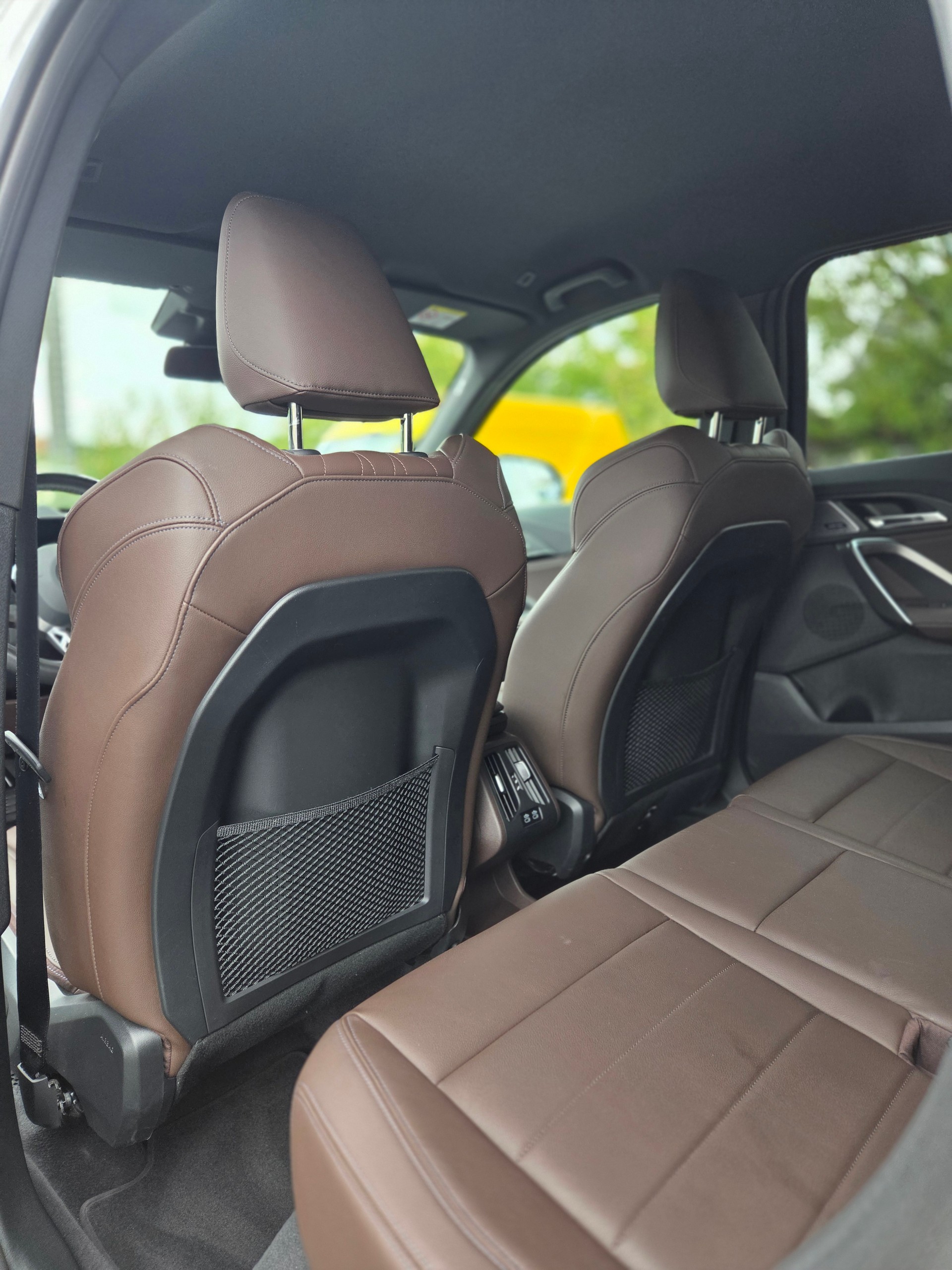 BMW X1 xDrive 23i 48V-image-8