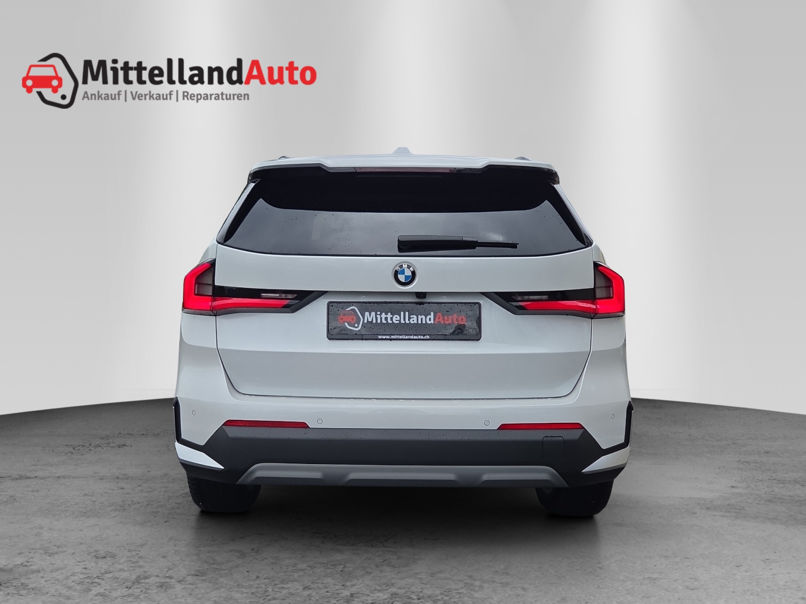 BMW X1 xDrive 23i 48V-image-11