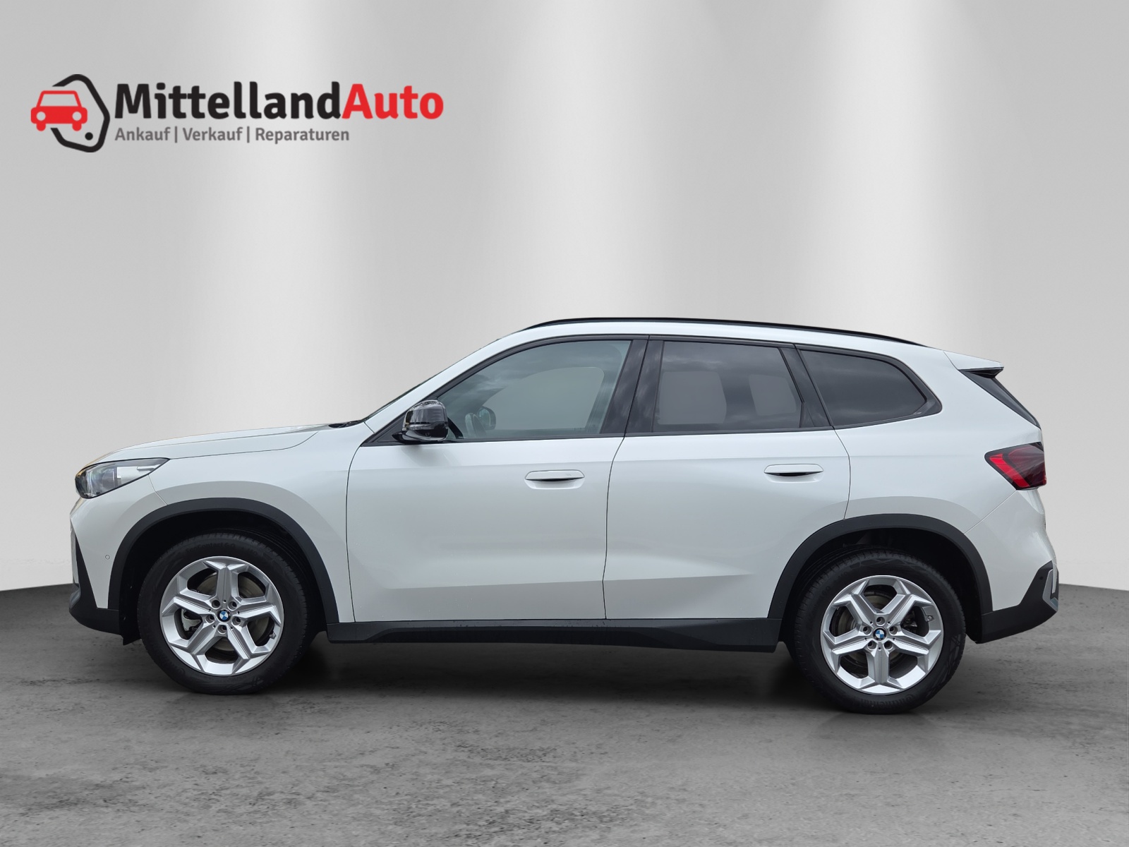 BMW X1 xDrive 23i 48V-image-4