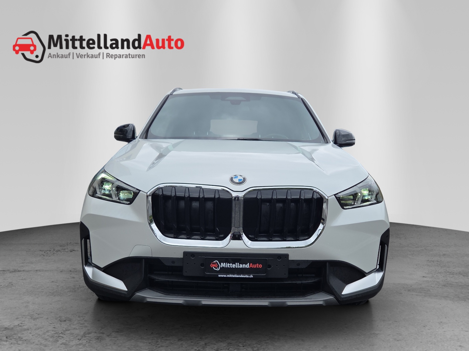 BMW X1 xDrive 23i 48V-image-1