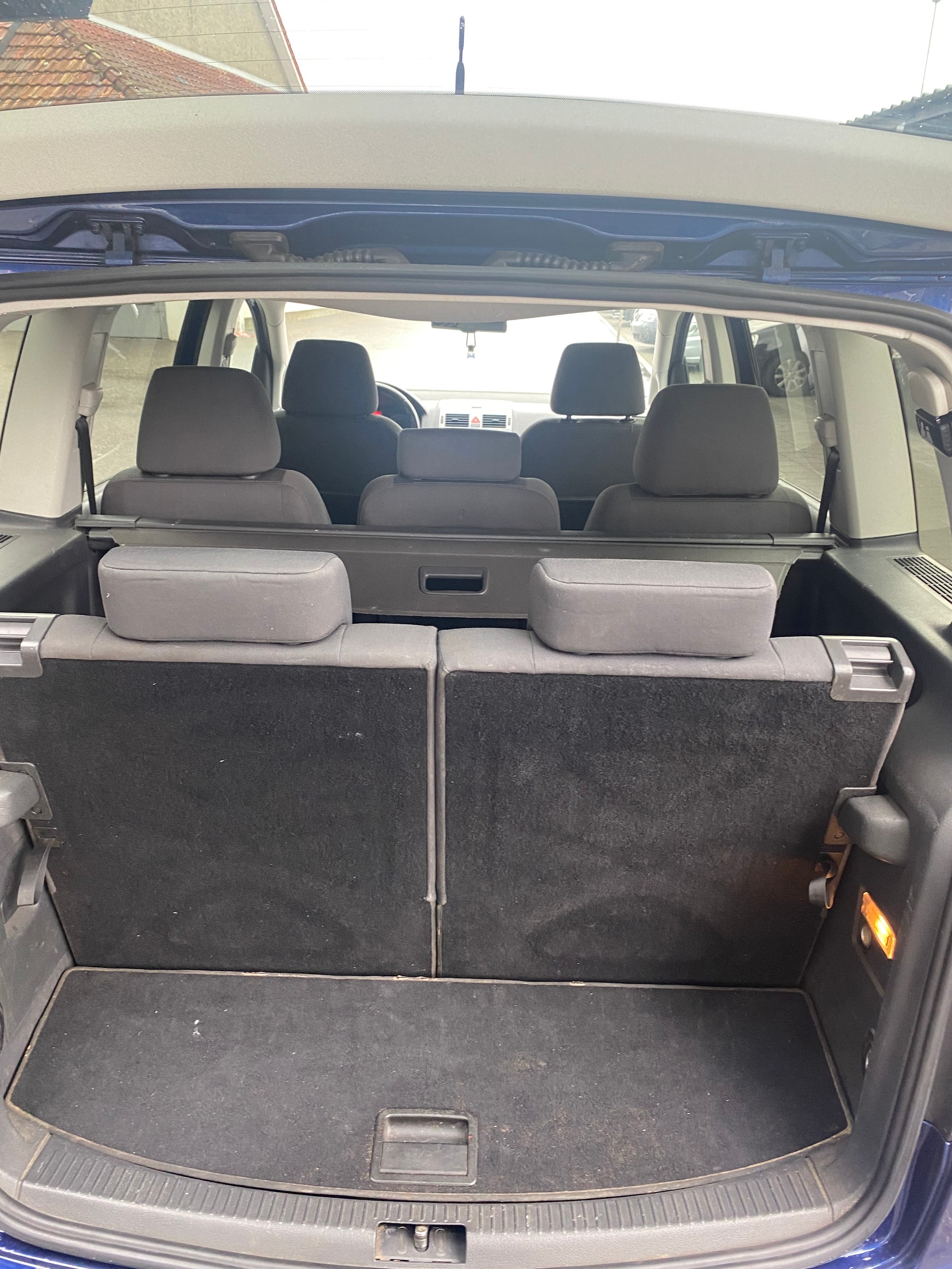 VW Touran 1.4 TSI Highline DSG-image-5