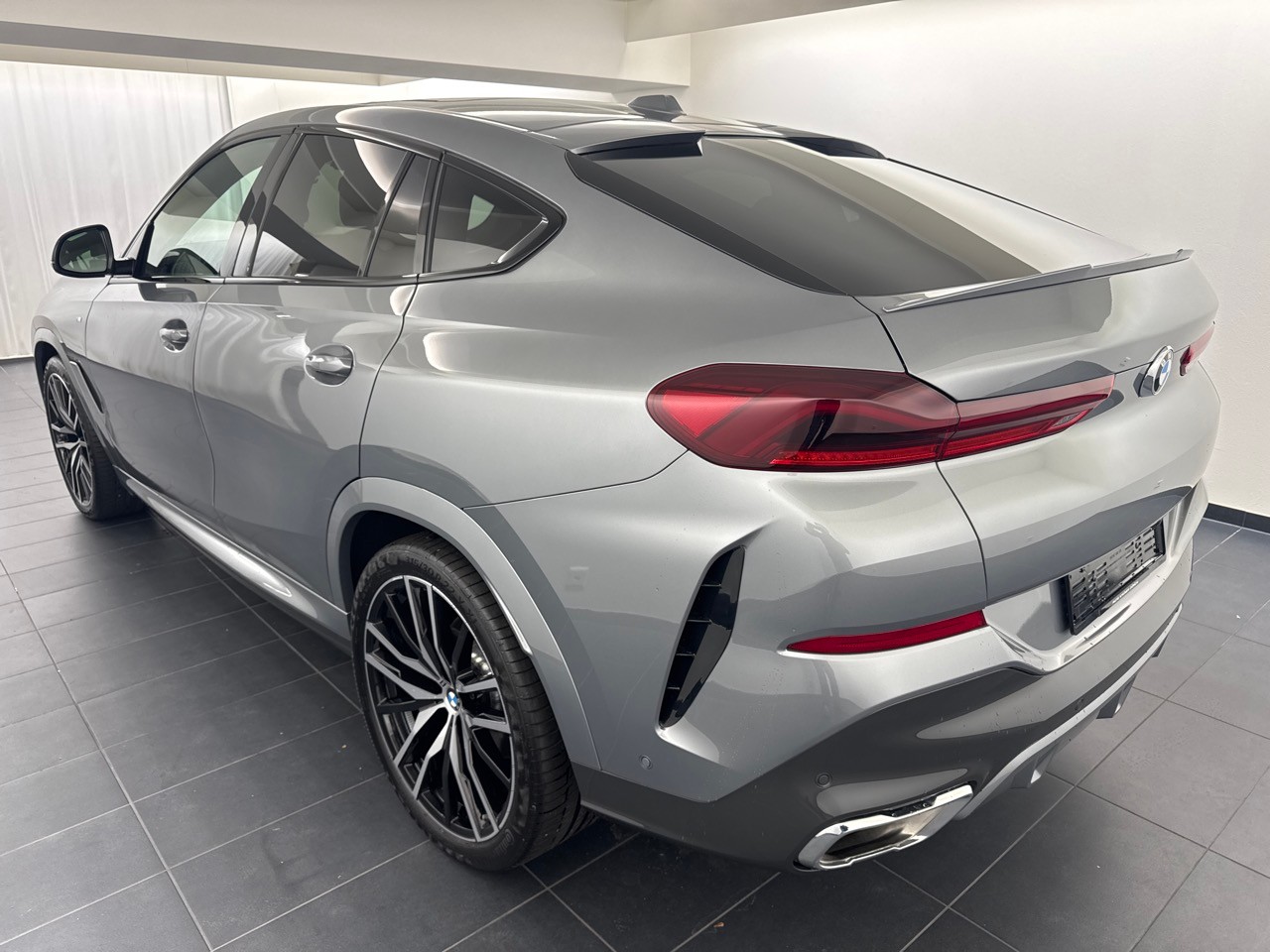 BMW X6 xDrive 48V 30d M Sport Steptronic-image-1