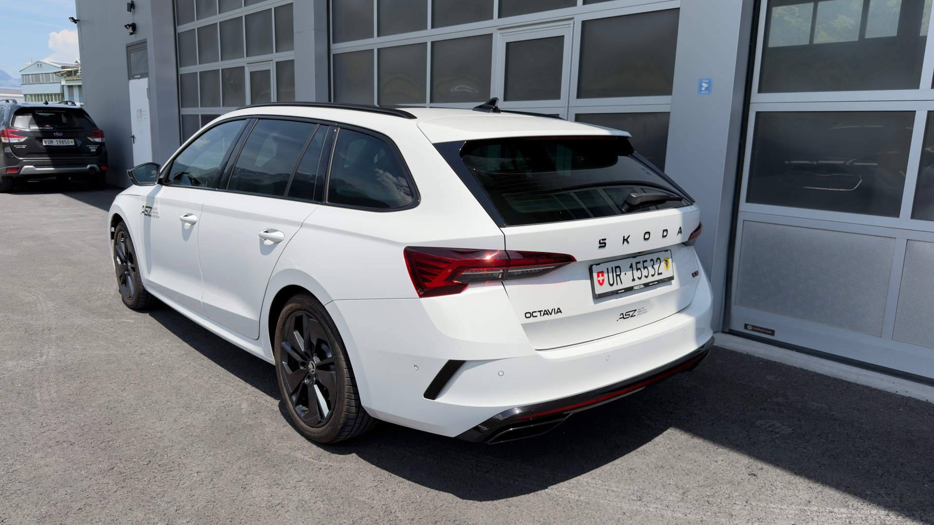 SKODA Octavia Combi 2.0 TSI RS DSG-image-1