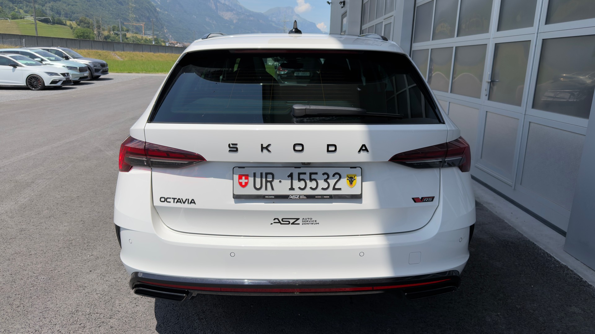 SKODA Octavia Combi 2.0 TSI RS DSG-image-2