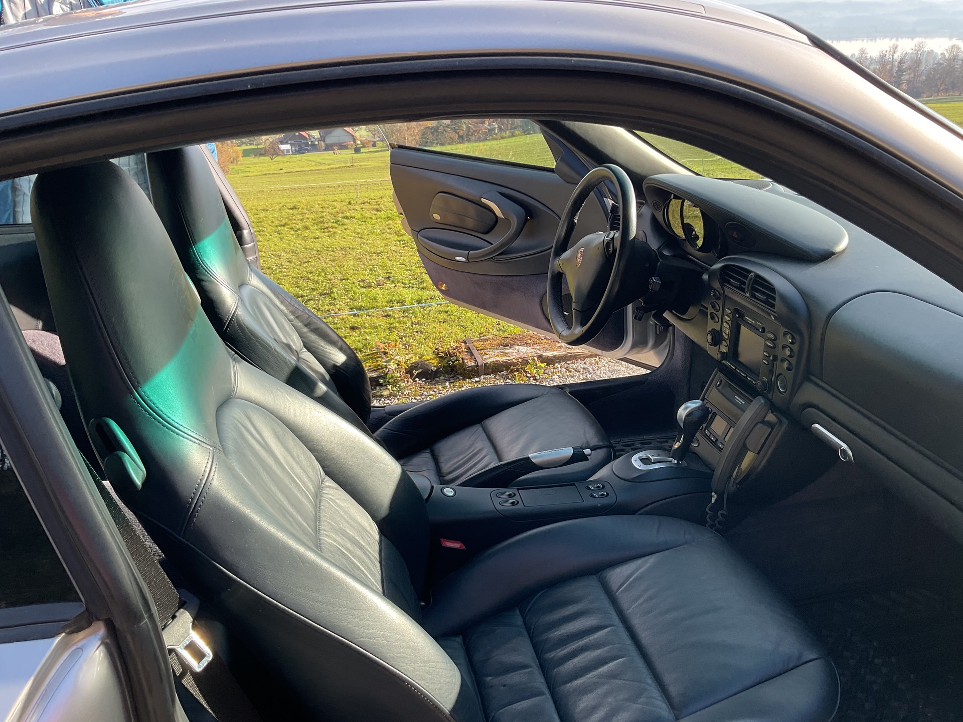 PORSCHE Carrera 4-image-3