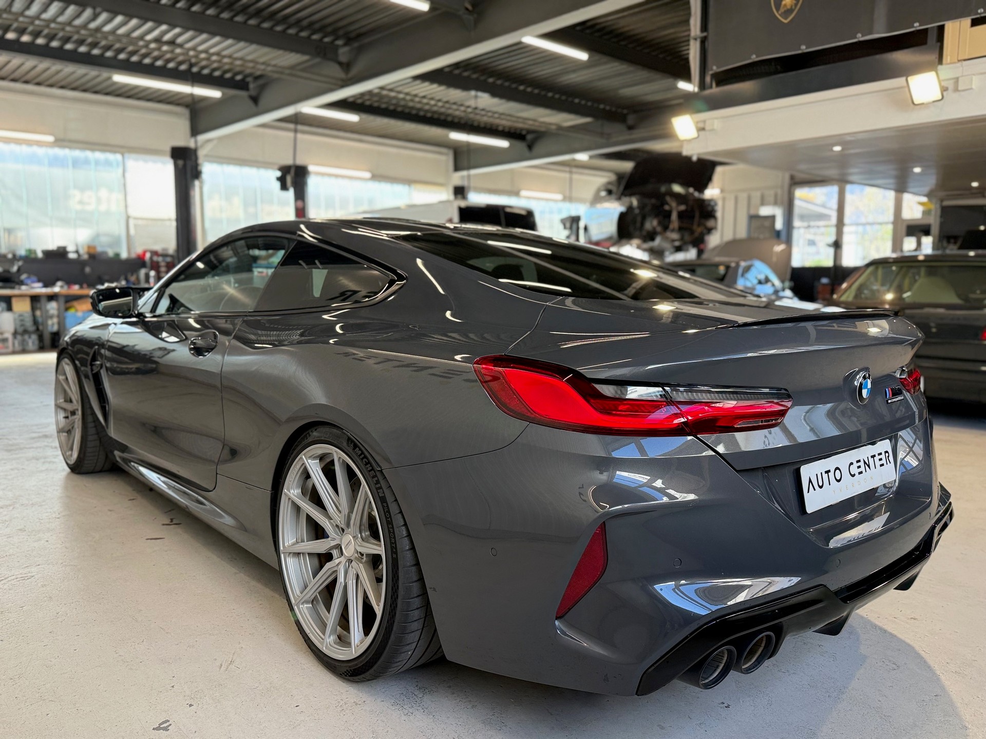 BMW M8 xDrive Steptronic M Competition-image-5