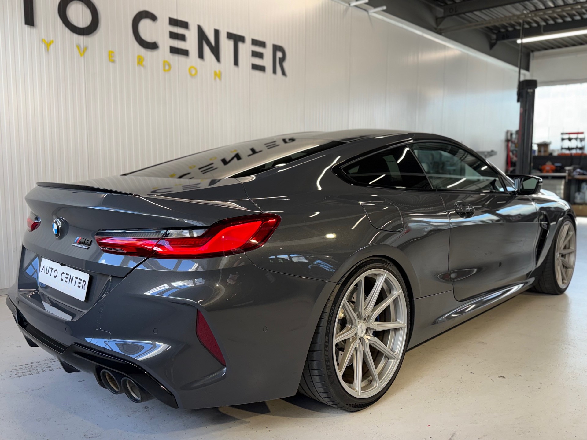 BMW M8 xDrive Steptronic M Competition-showroom-element-2