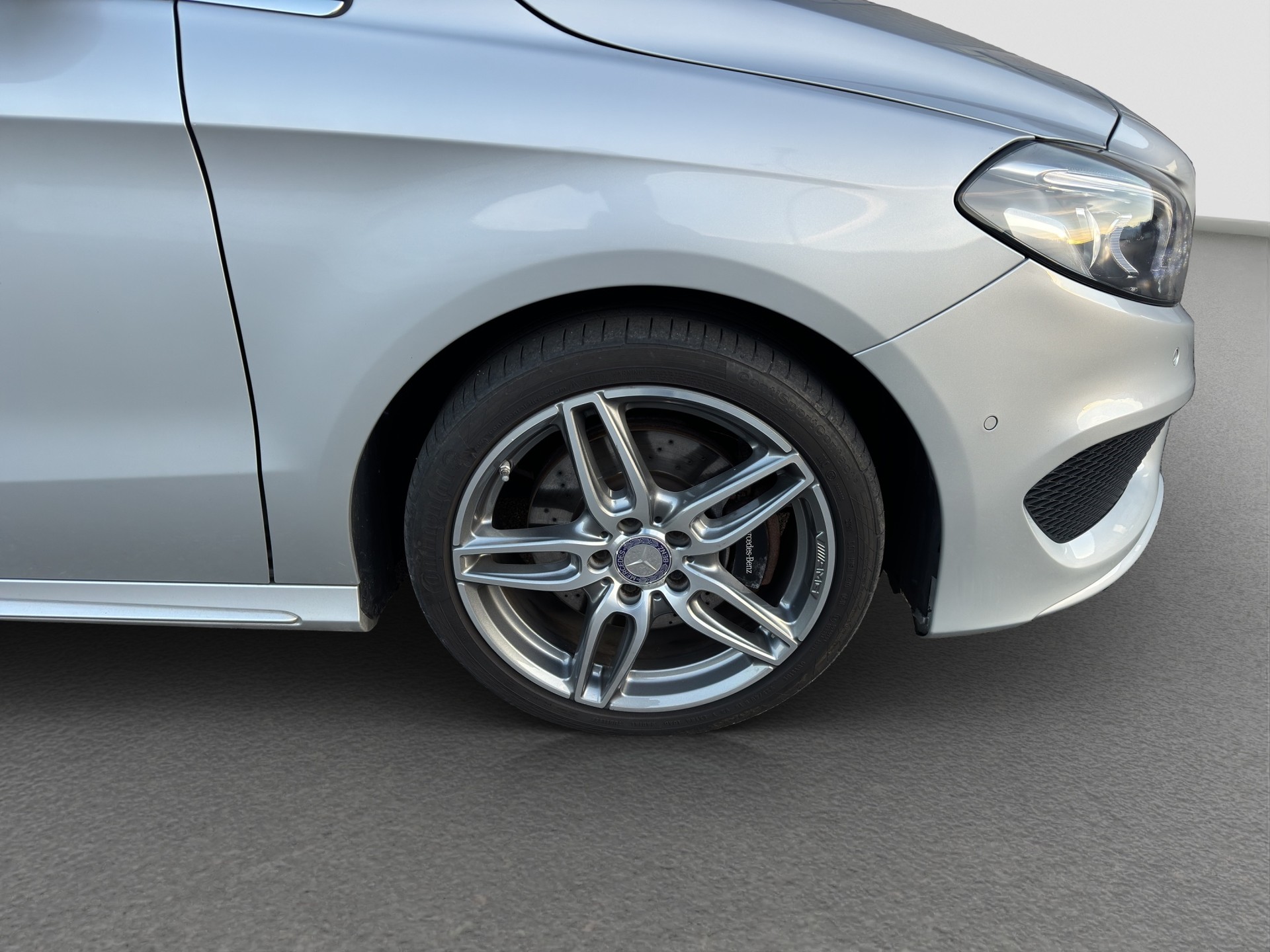 MERCEDES-BENZ B 250 AMG Line 4Matic 7G-DCT-image-14