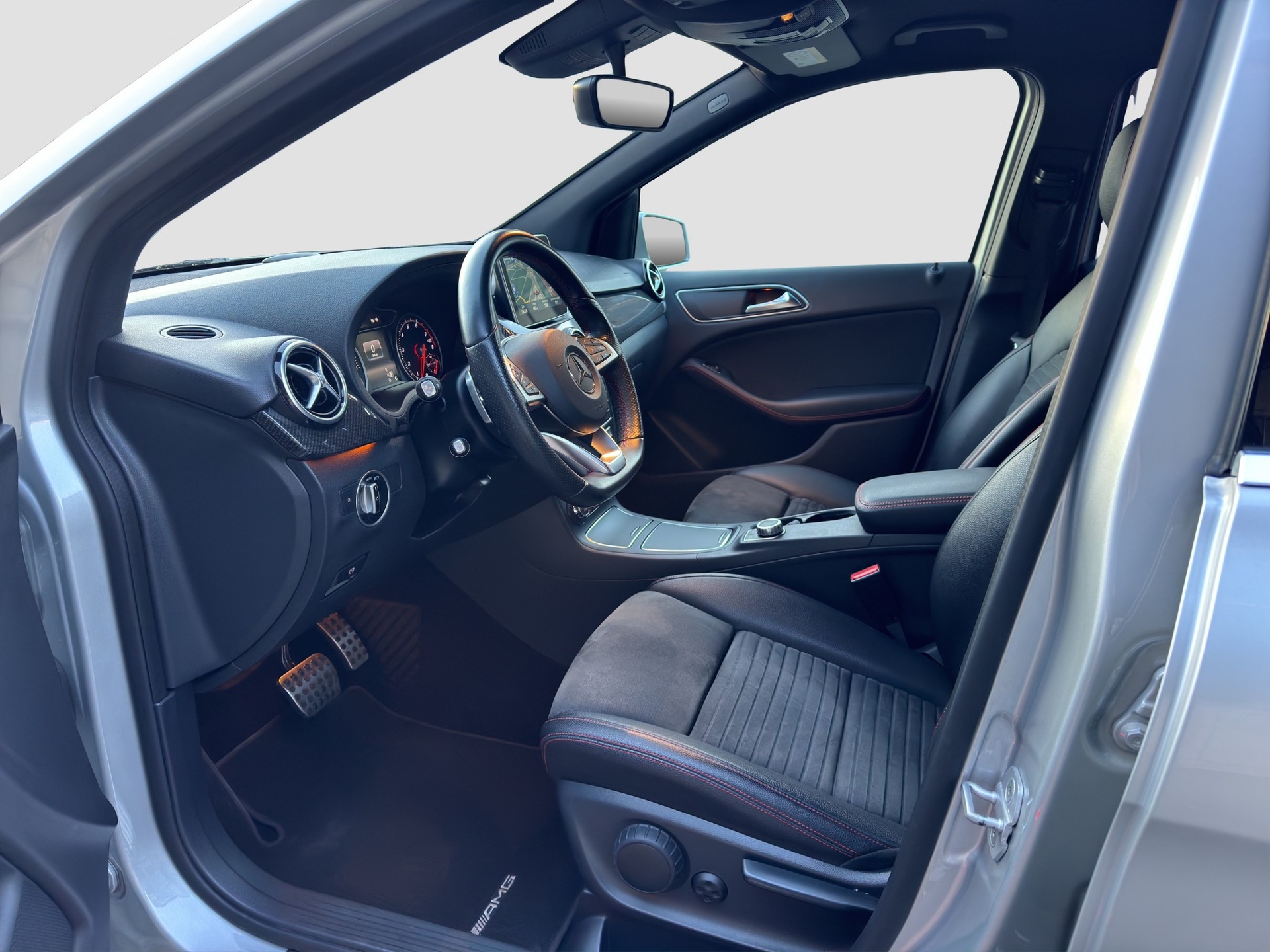MERCEDES-BENZ B 250 AMG Line 4Matic 7G-DCT-image-9