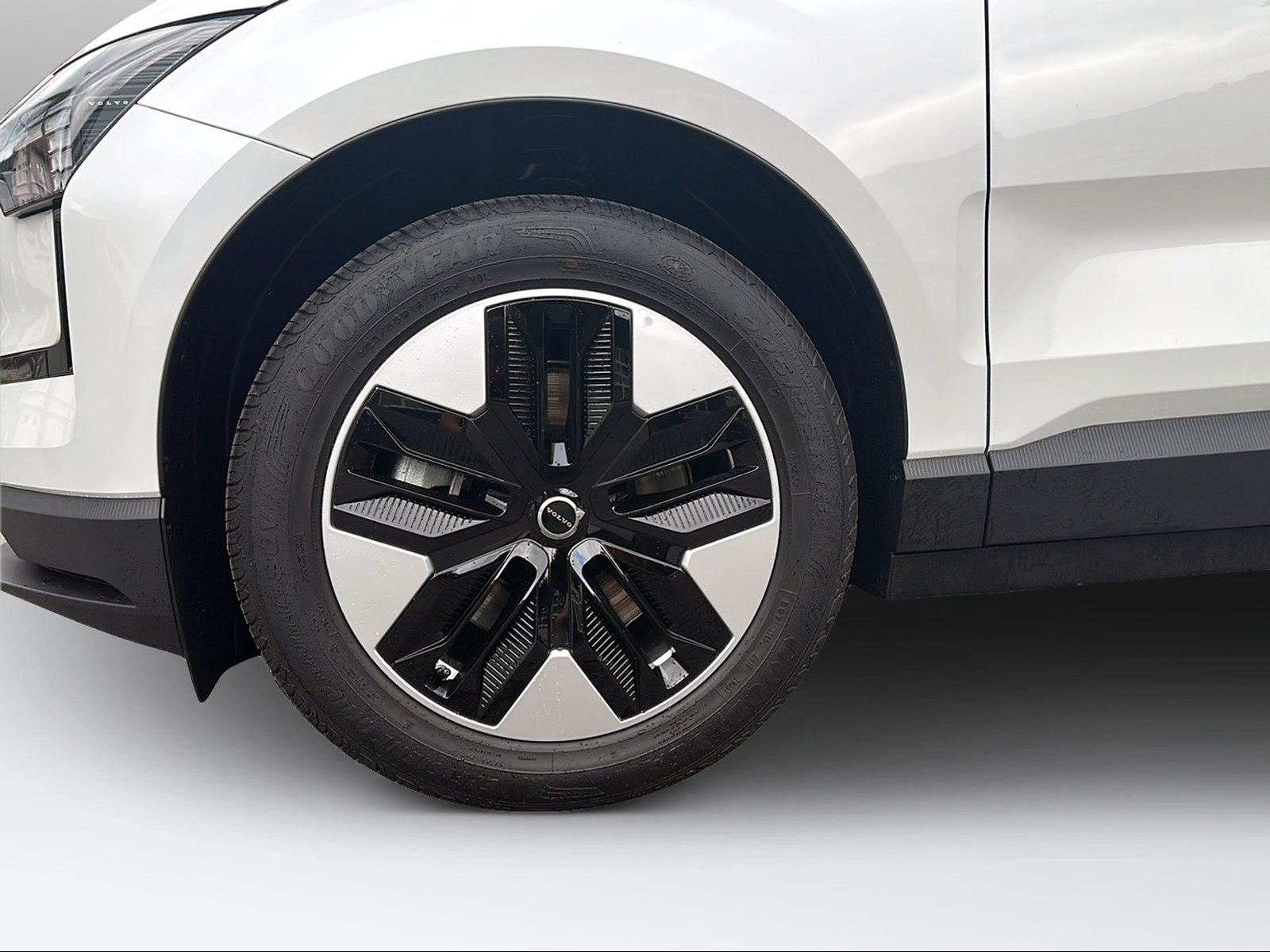VOLVO EX 30 E40 Core-image-8