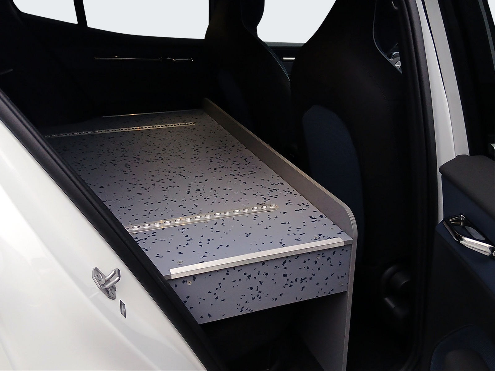 VOLVO EX 30 E40 Core-image-10