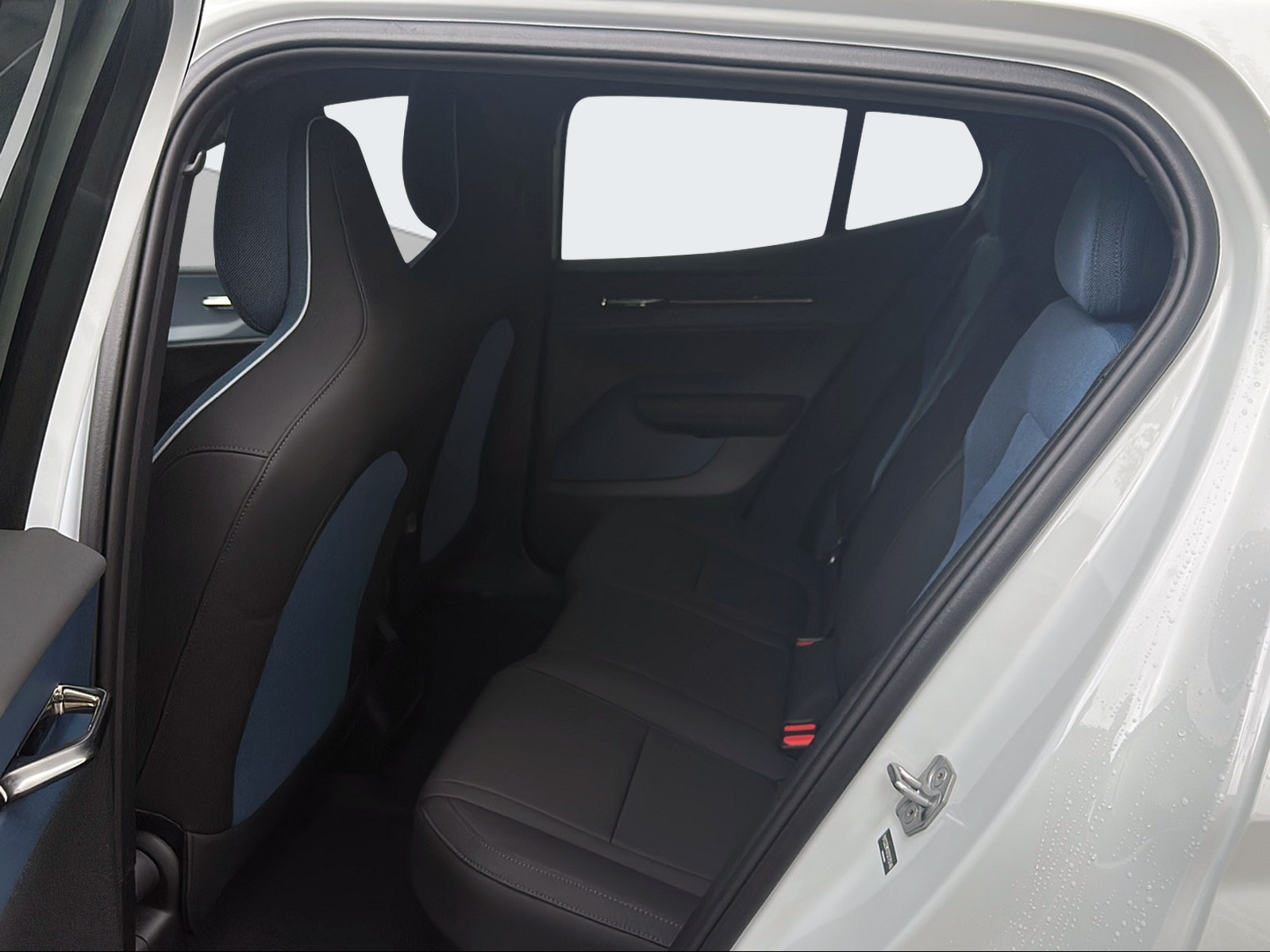 VOLVO EX 30 E40 Core-image-11