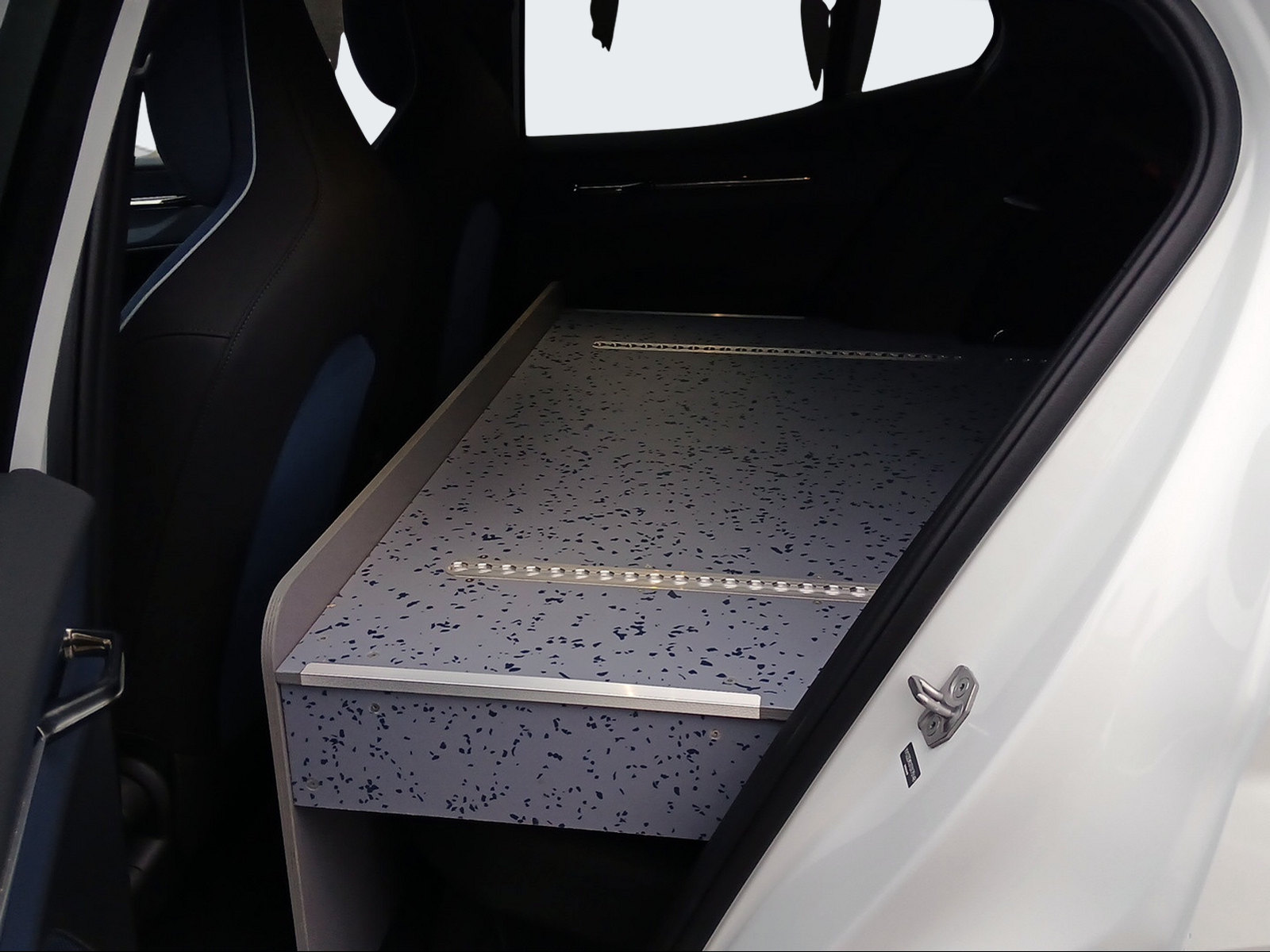 VOLVO EX 30 E40 Core-image-11