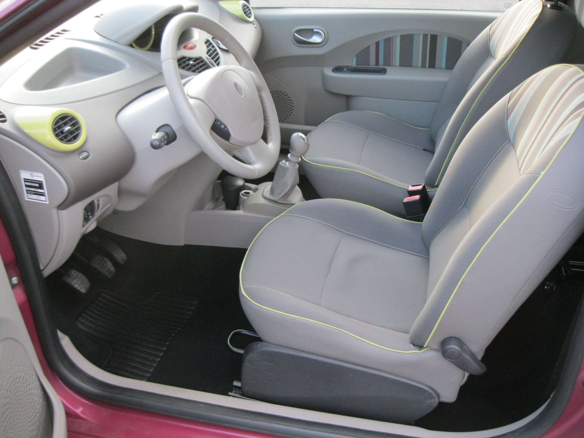 RENAULT Twingo 1.2 16V Liberty-image-5