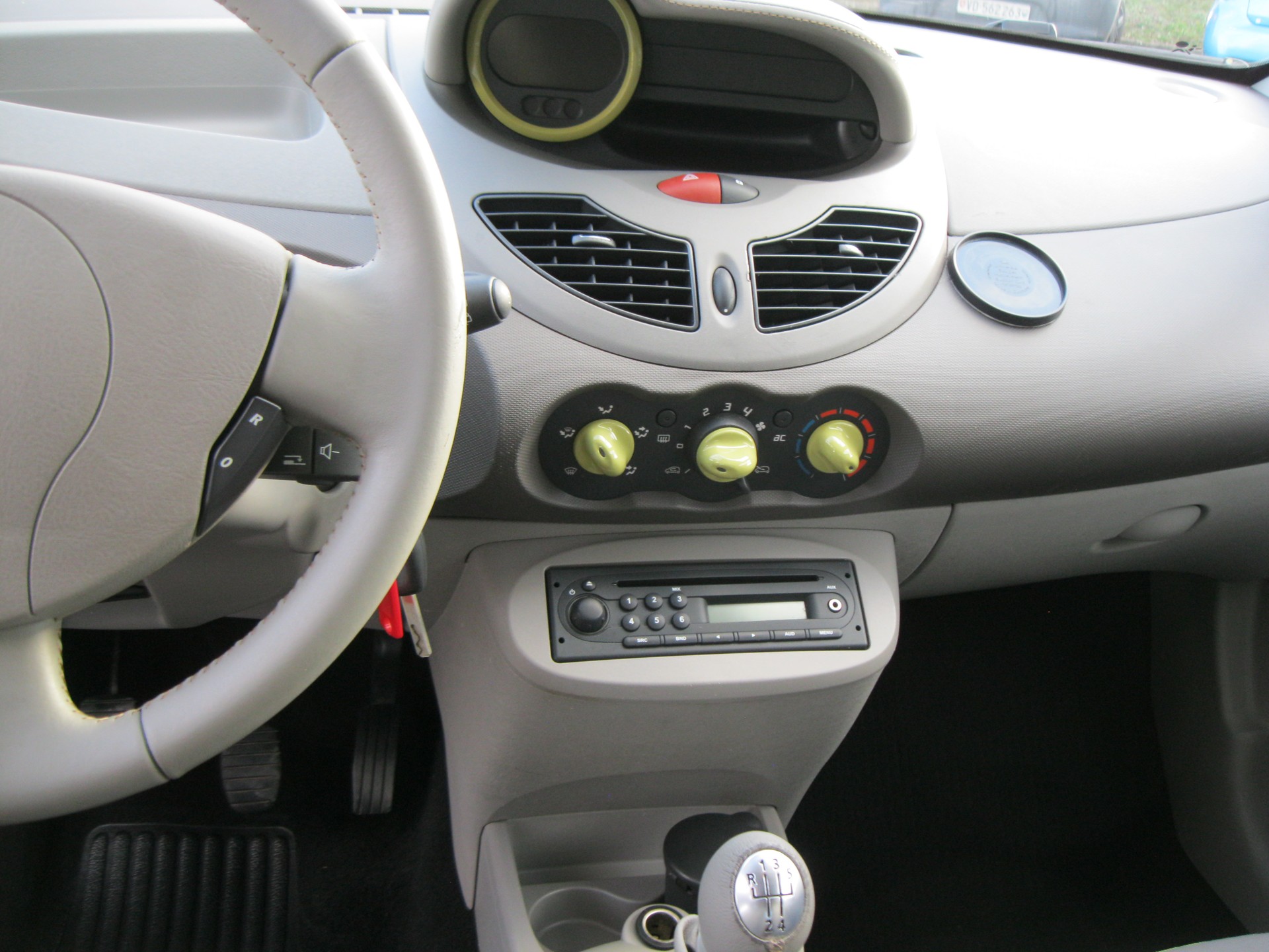 RENAULT Twingo 1.2 16V Liberty-image-7