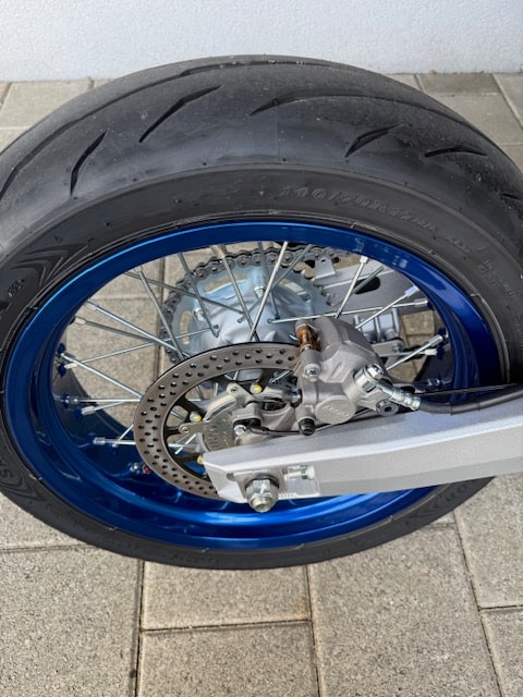 SUZUKI Supermotard DR-Z4 SM-showroom-element-2